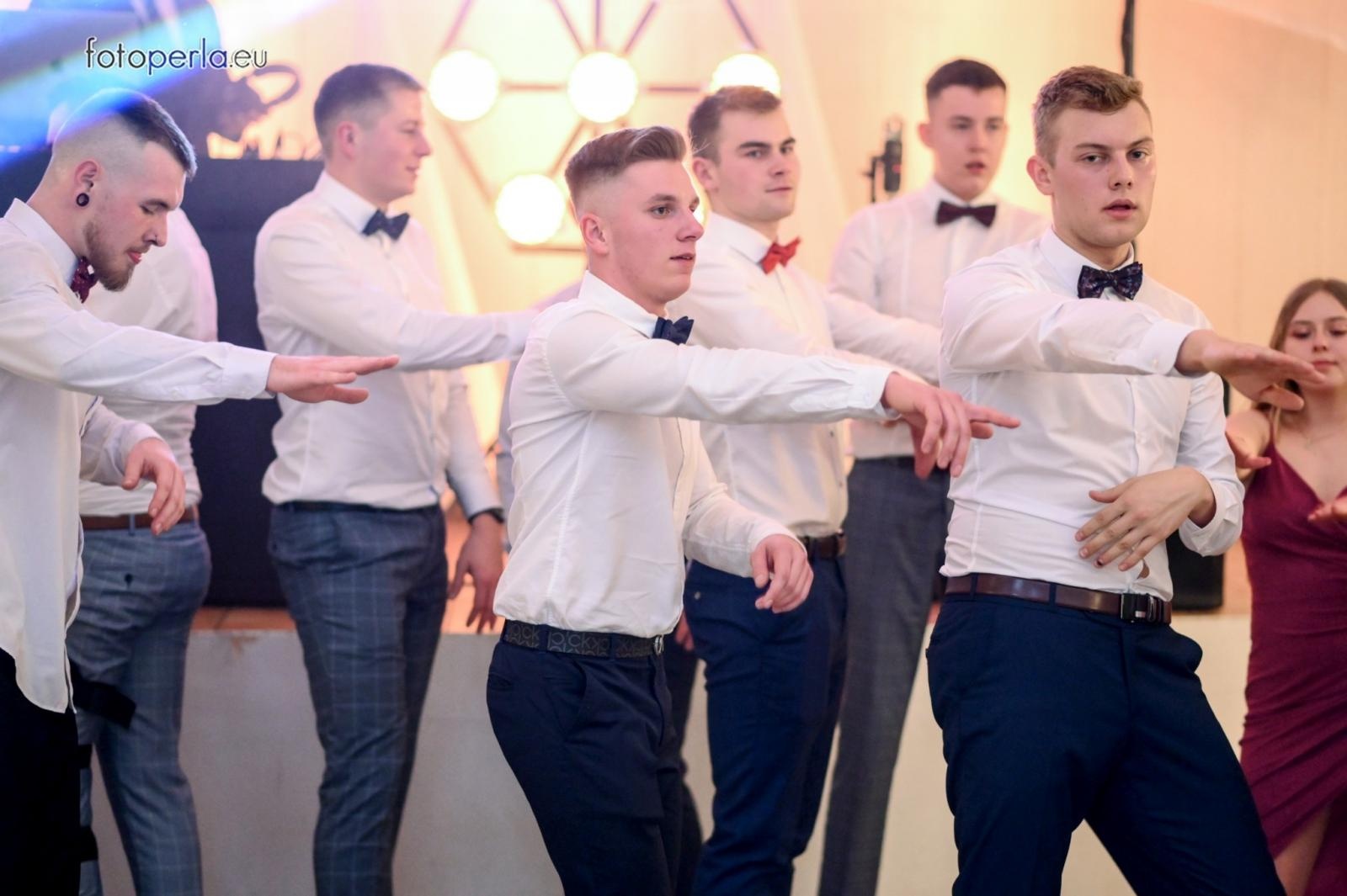 Zdjęcie w galerii na portalu naszraciborz.pl: Bal maturalny raciborskiego Kasprowicza na bis wiadomości z regionu