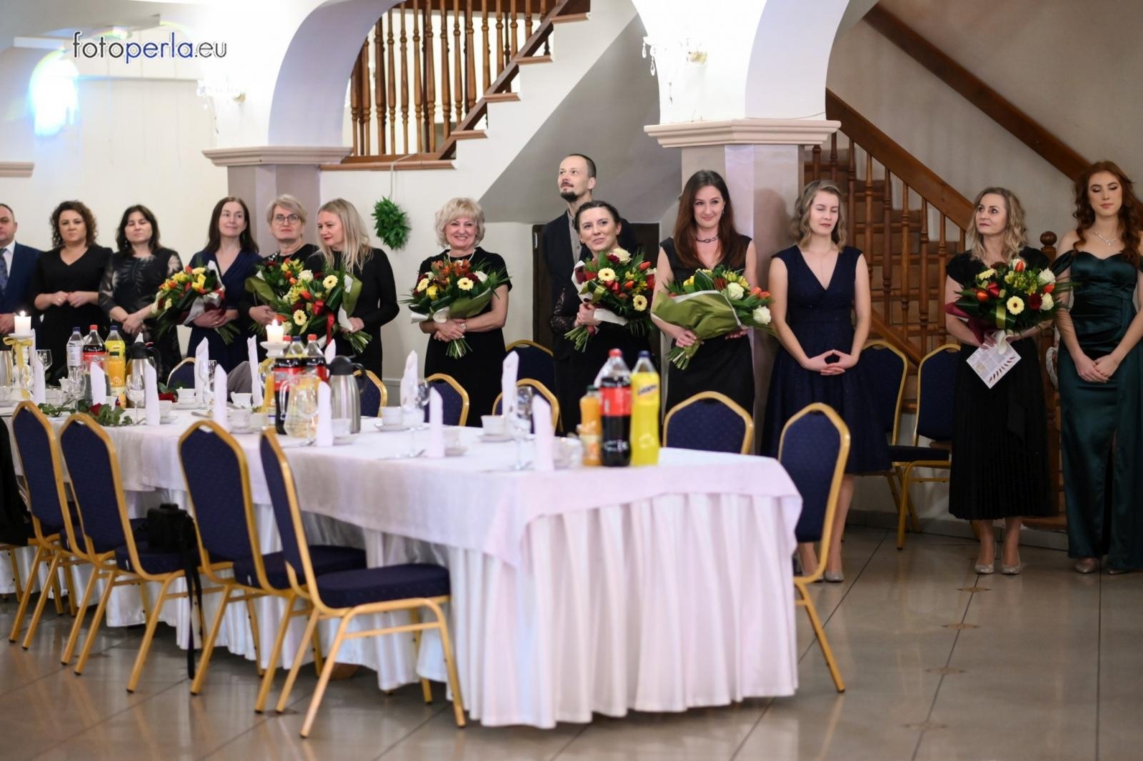 Zdjęcie w galerii na portalu naszraciborz.pl: Bal maturalny raciborskiego Kasprowicza na bis wiadomości z regionu