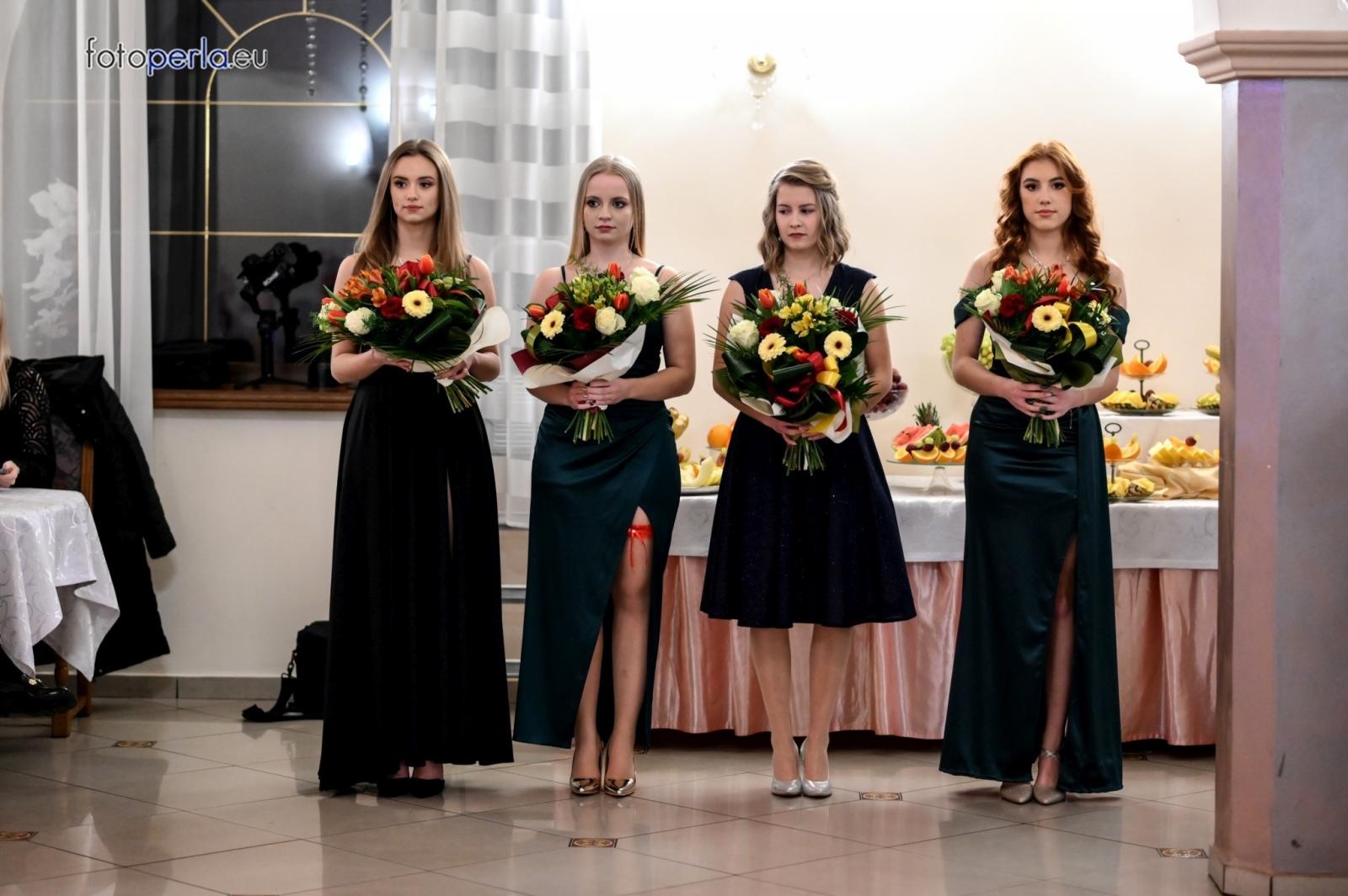 Zdjęcie w galerii na portalu naszraciborz.pl: Bal maturalny raciborskiego Kasprowicza na bis wiadomości z regionu