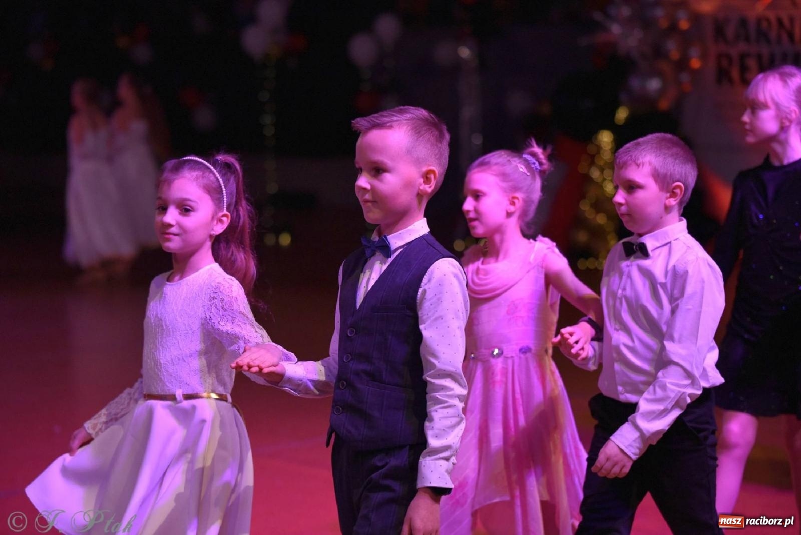 Zdjęcie w galerii na portalu naszraciborz.pl: Cudowni mali tancerze. Dziecięca rewia w arenie przy Łąkowej [FOTO i WIDEO] wiadomości z regionu