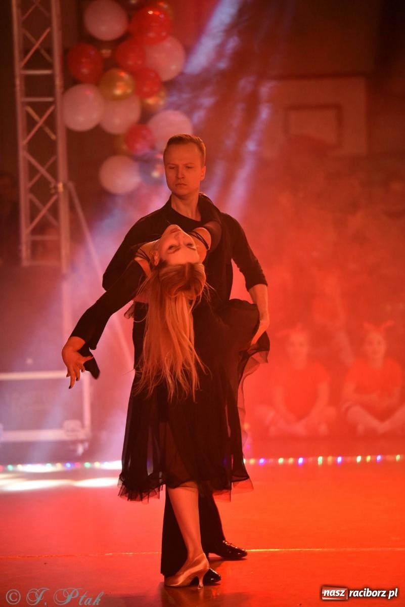 Zdjęcie w galerii na portalu naszraciborz.pl: Cudowni mali tancerze. Dziecięca rewia w arenie przy Łąkowej [FOTO i WIDEO] wiadomości z regionu
