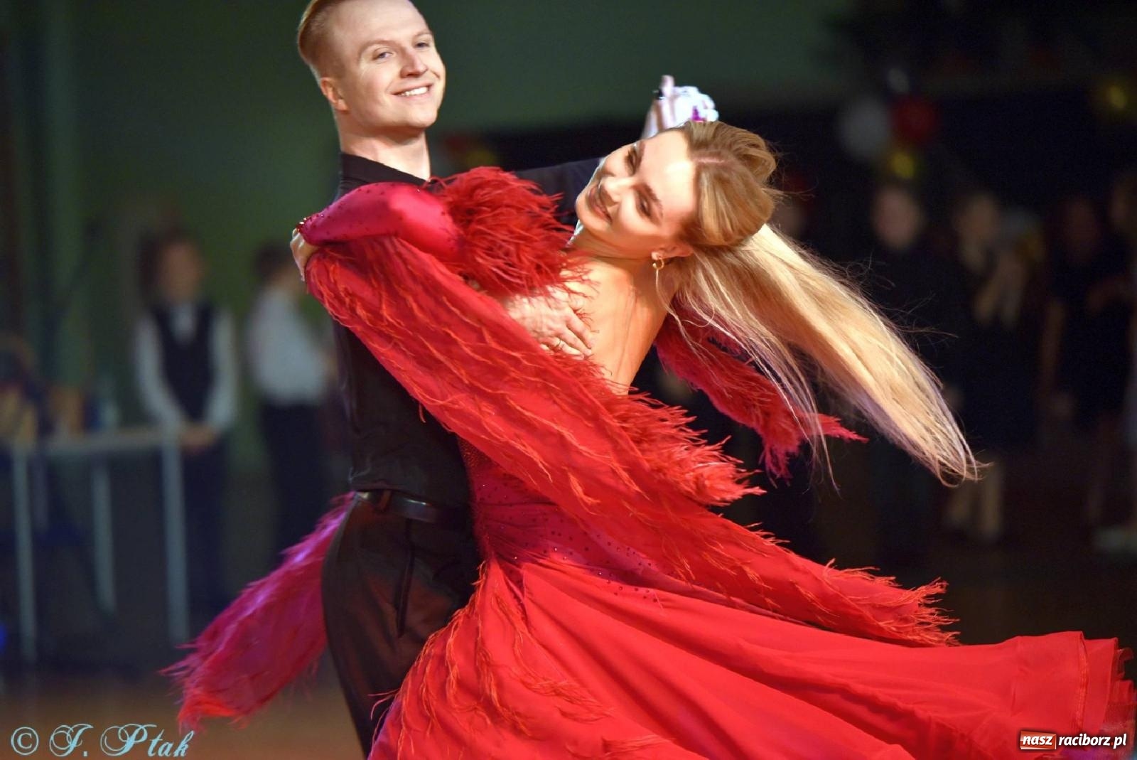 Zdjęcie w galerii na portalu naszraciborz.pl: Cudowni mali tancerze. Dziecięca rewia w arenie przy Łąkowej [FOTO i WIDEO] wiadomości z regionu