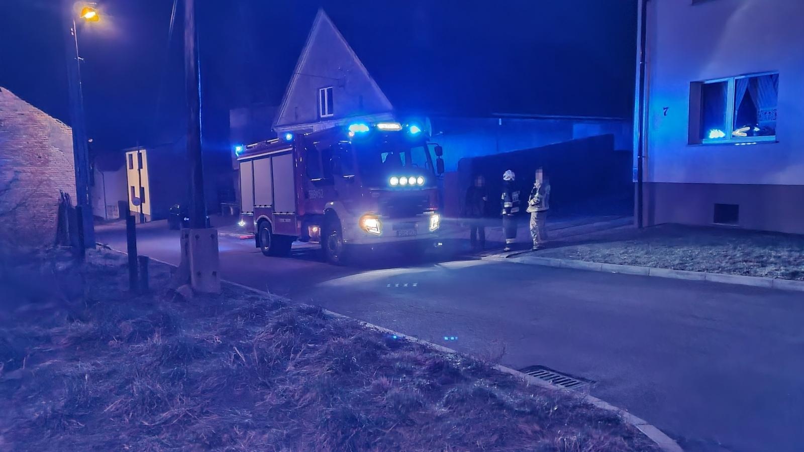 Zdjęcie w galerii na portalu naszraciborz.pl: Strażacka akcja w Krzanowicach. Z pieca wydobywał się hałas [FOTO] wiadomości z regionu