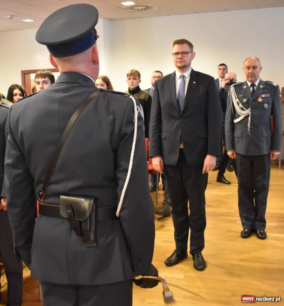 Zdjęcie w galerii na portalu naszraciborz.pl: Okręgowe obchody Dnia Tradycji Służby Więziennej na zamku w Raciborzu wiadomości z regionu