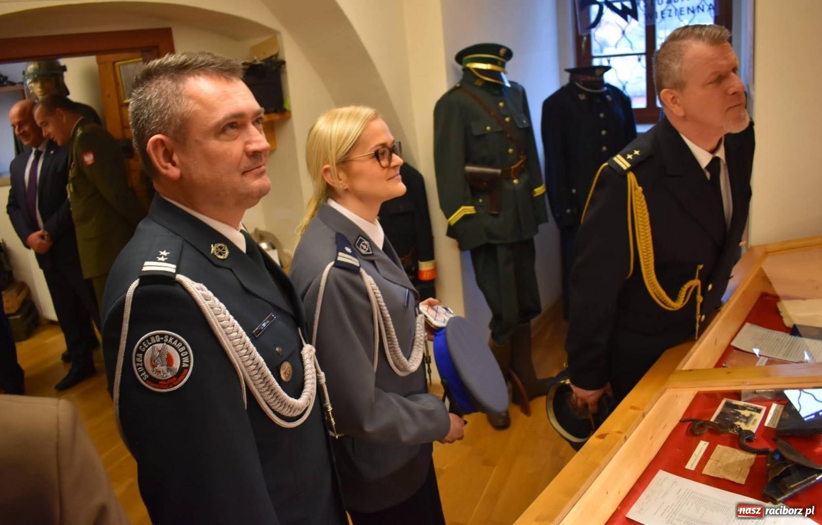 Zdjęcie w galerii na portalu naszraciborz.pl: Okręgowe obchody Dnia Tradycji Służby Więziennej na zamku w Raciborzu wiadomości z regionu