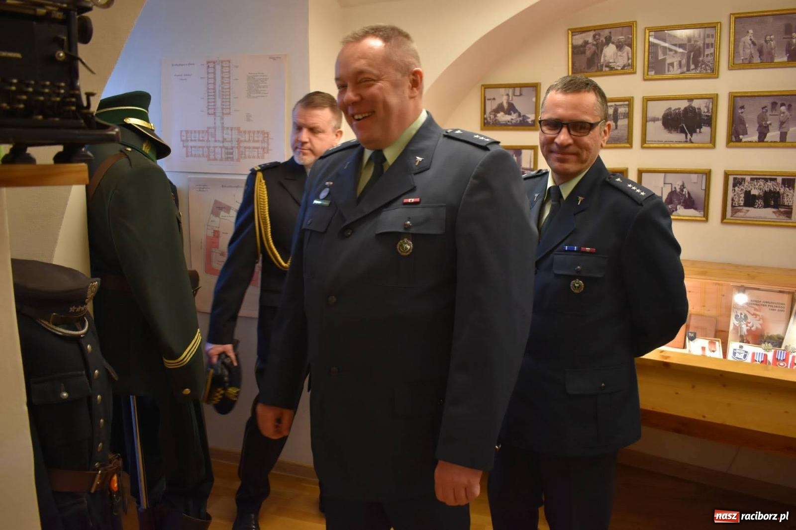 Zdjęcie w galerii na portalu naszraciborz.pl: Okręgowe obchody Dnia Tradycji Służby Więziennej na zamku w Raciborzu wiadomości z regionu