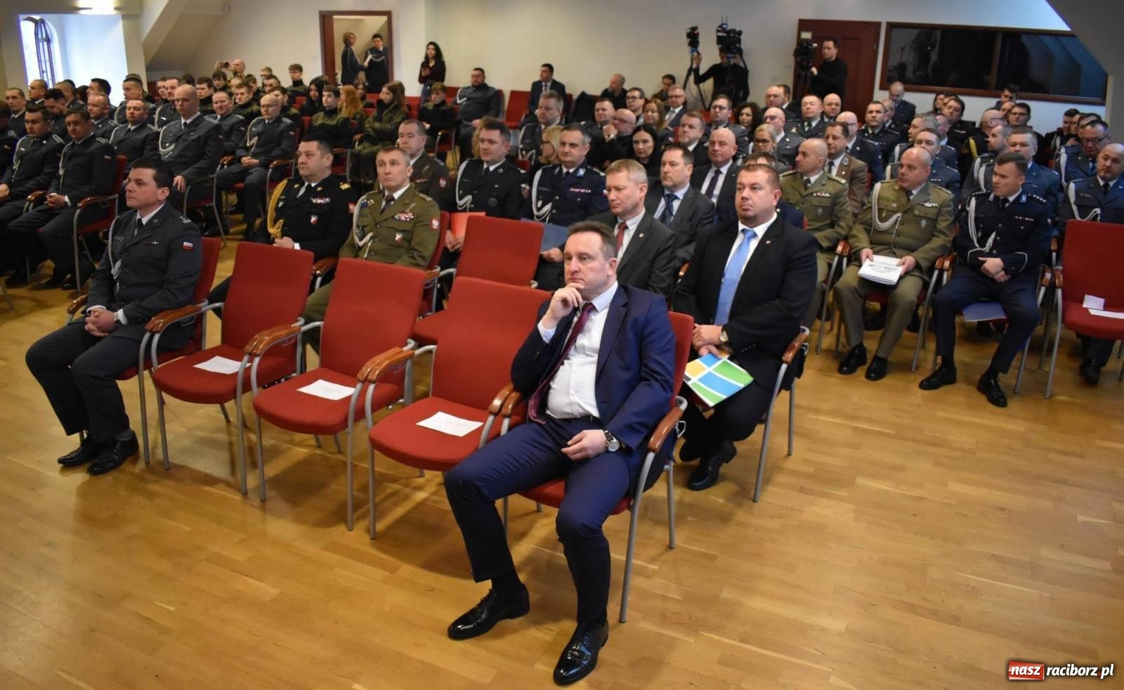 Zdjęcie w galerii na portalu naszraciborz.pl: Okręgowe obchody Dnia Tradycji Służby Więziennej na zamku w Raciborzu wiadomości z regionu