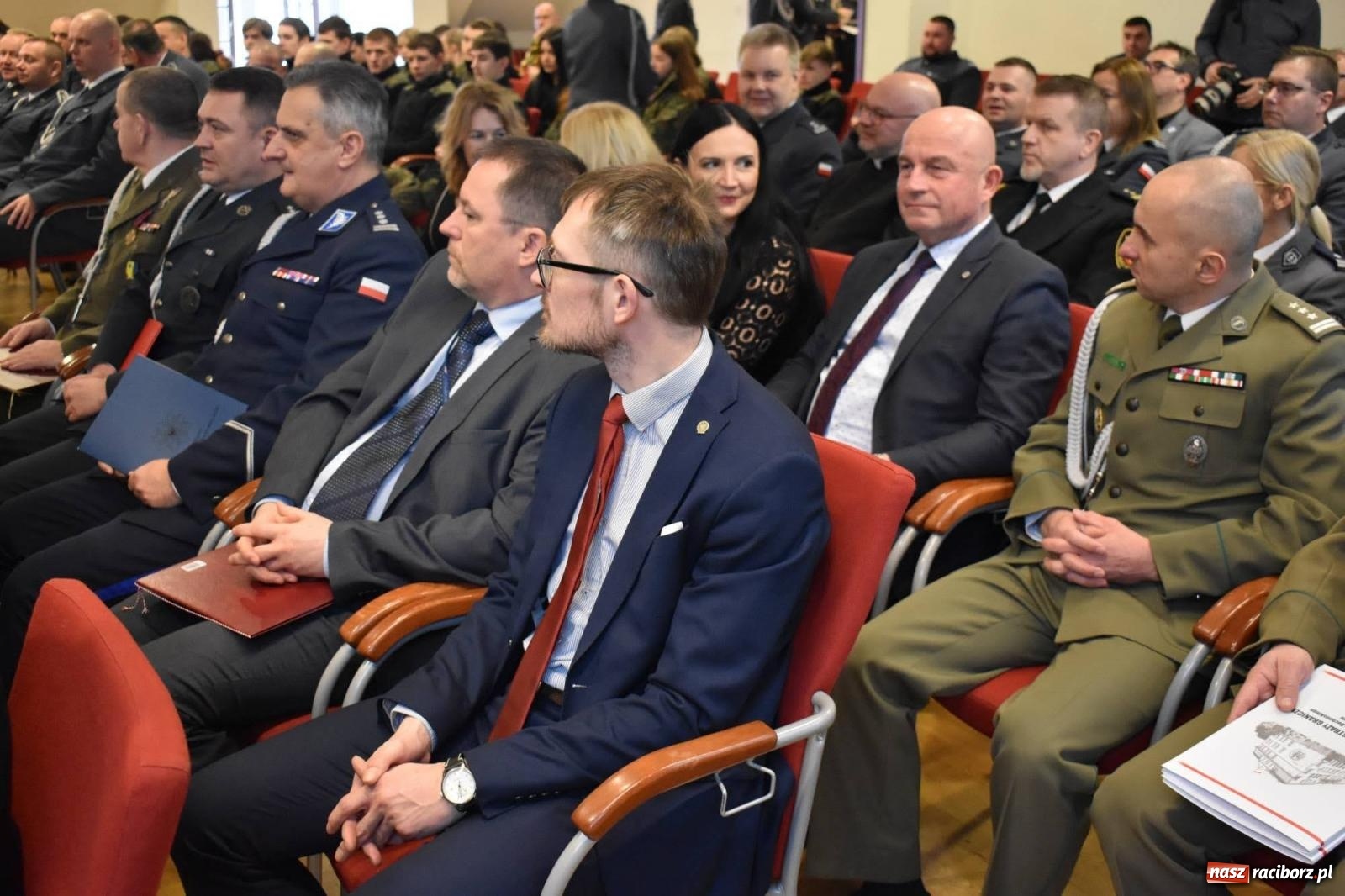Zdjęcie w galerii na portalu naszraciborz.pl: Okręgowe obchody Dnia Tradycji Służby Więziennej na zamku w Raciborzu wiadomości z regionu