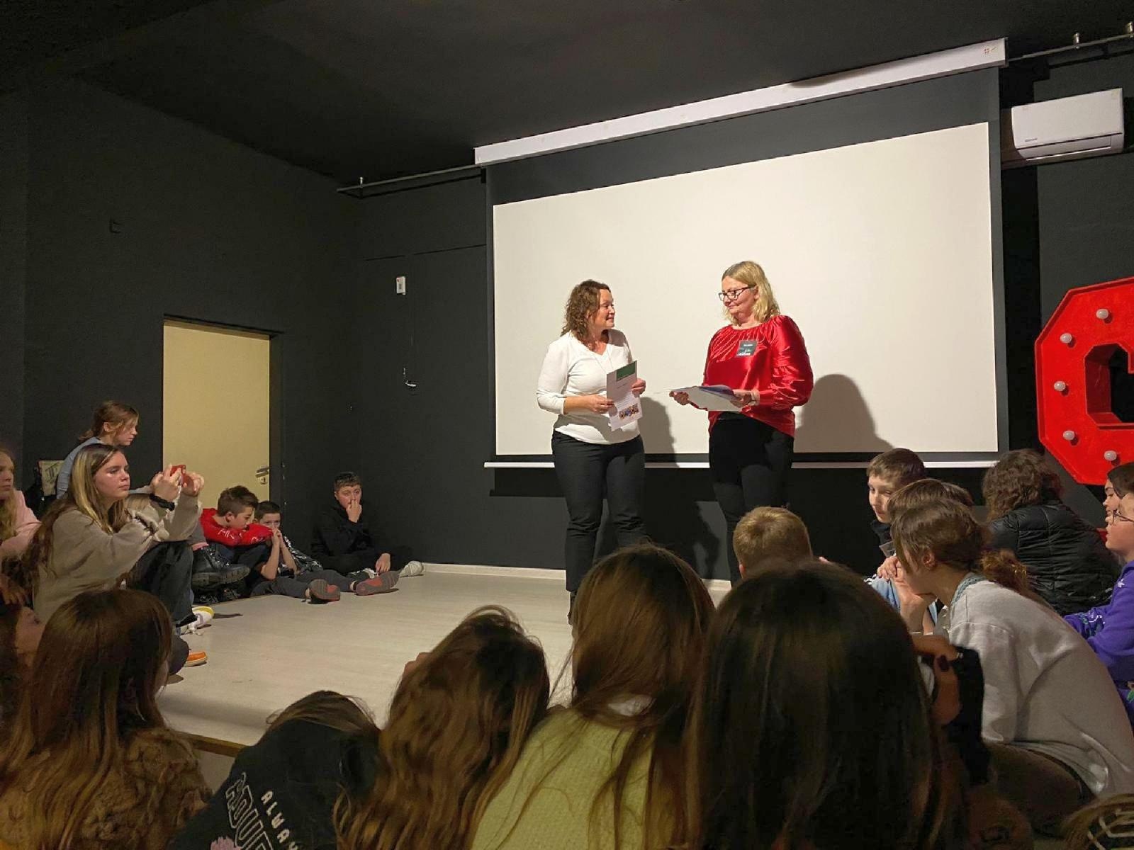 Zdjęcie w galerii na portalu naszraciborz.pl: SP1 – raciborska filmówka wiadomości z regionu