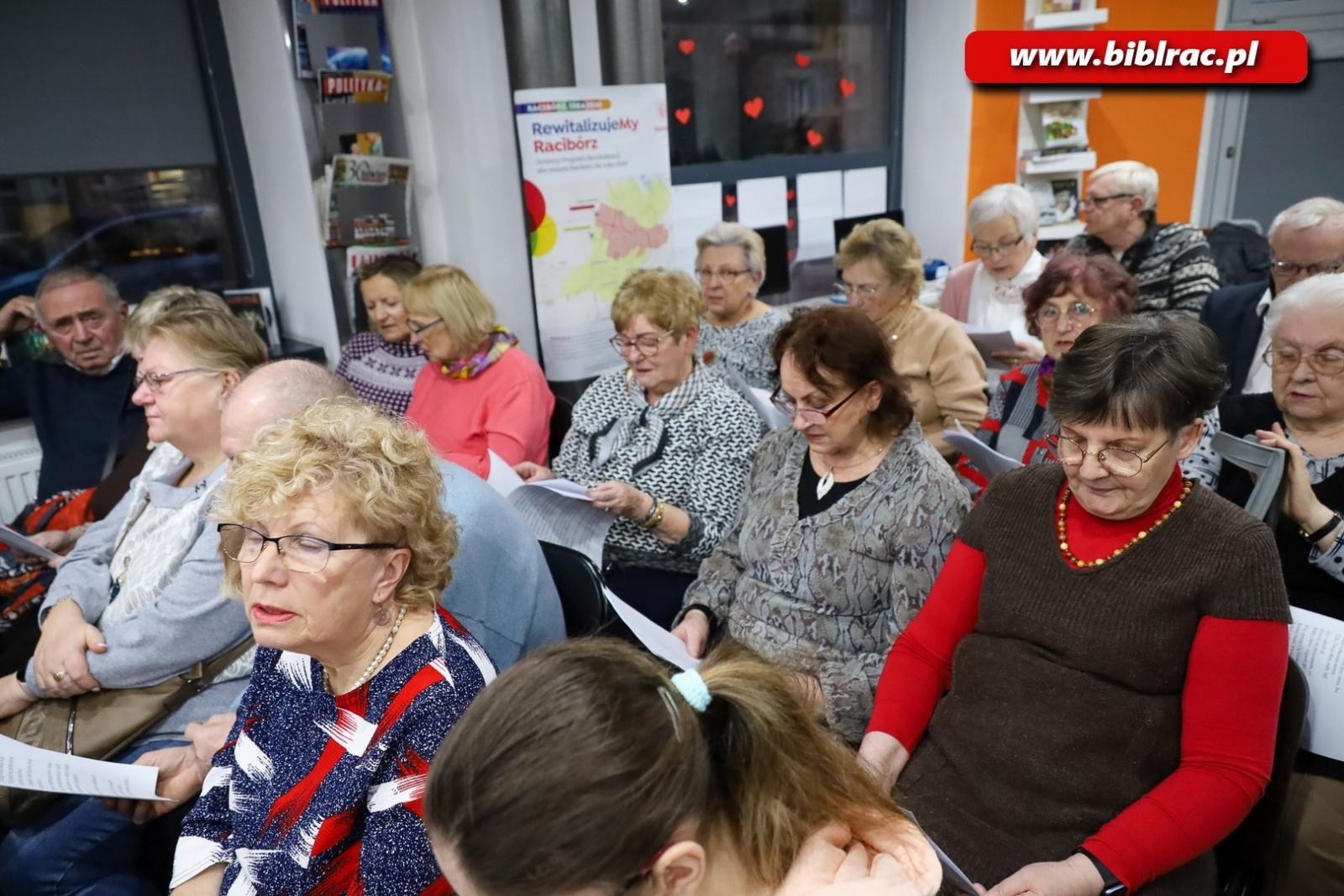 Zdjęcie w galerii na portalu naszraciborz.pl: Walentynkowy program w bibliotece na Ostrogu! wiadomości z regionu