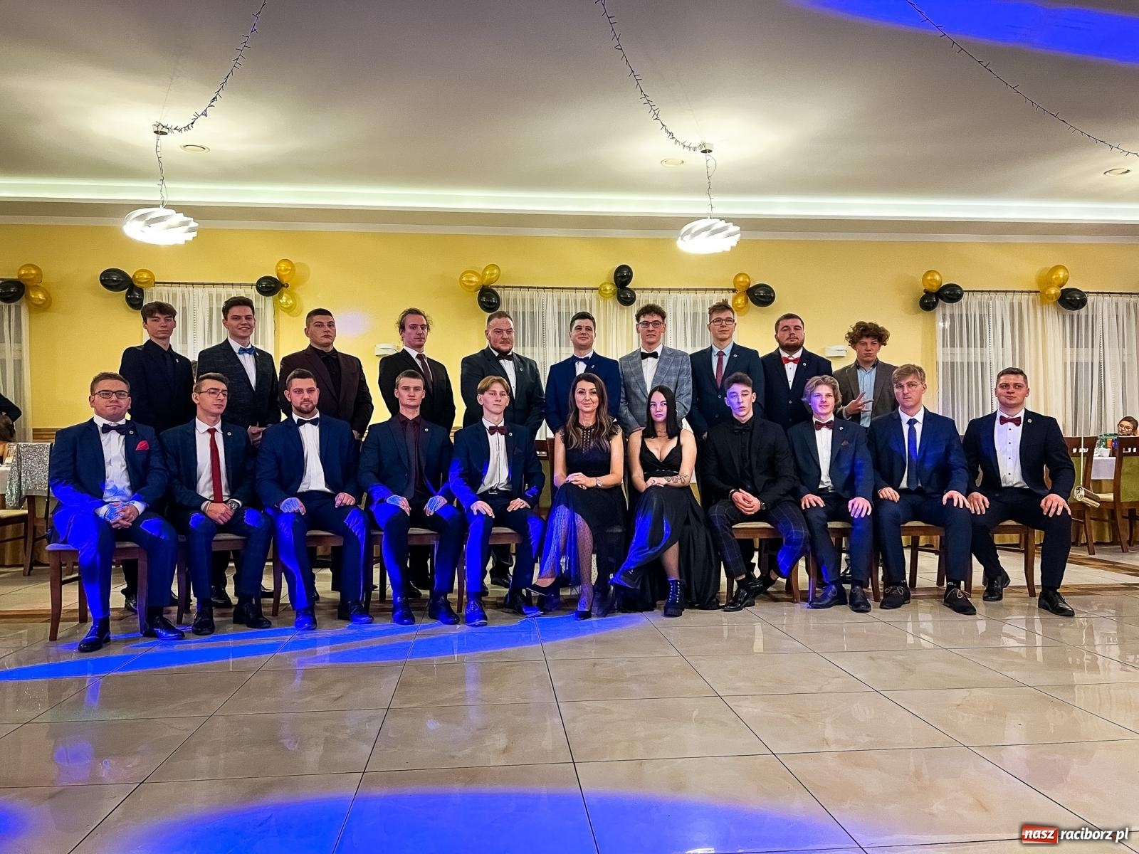Zdjęcie w galerii na portalu naszraciborz.pl: Bal studniówkowy raciborskiego Mechanika [FOTO i WIDEO] wiadomości z regionu