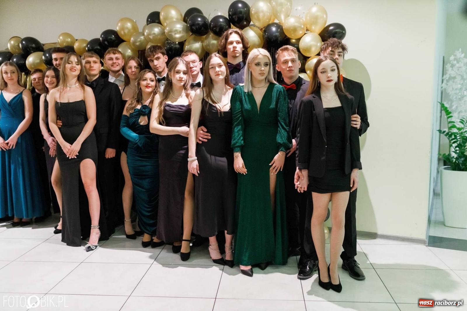 Zdjęcie w galerii na portalu naszraciborz.pl: Bal studniówkowy raciborskiego Mechanika [FOTO i WIDEO] wiadomości z regionu
