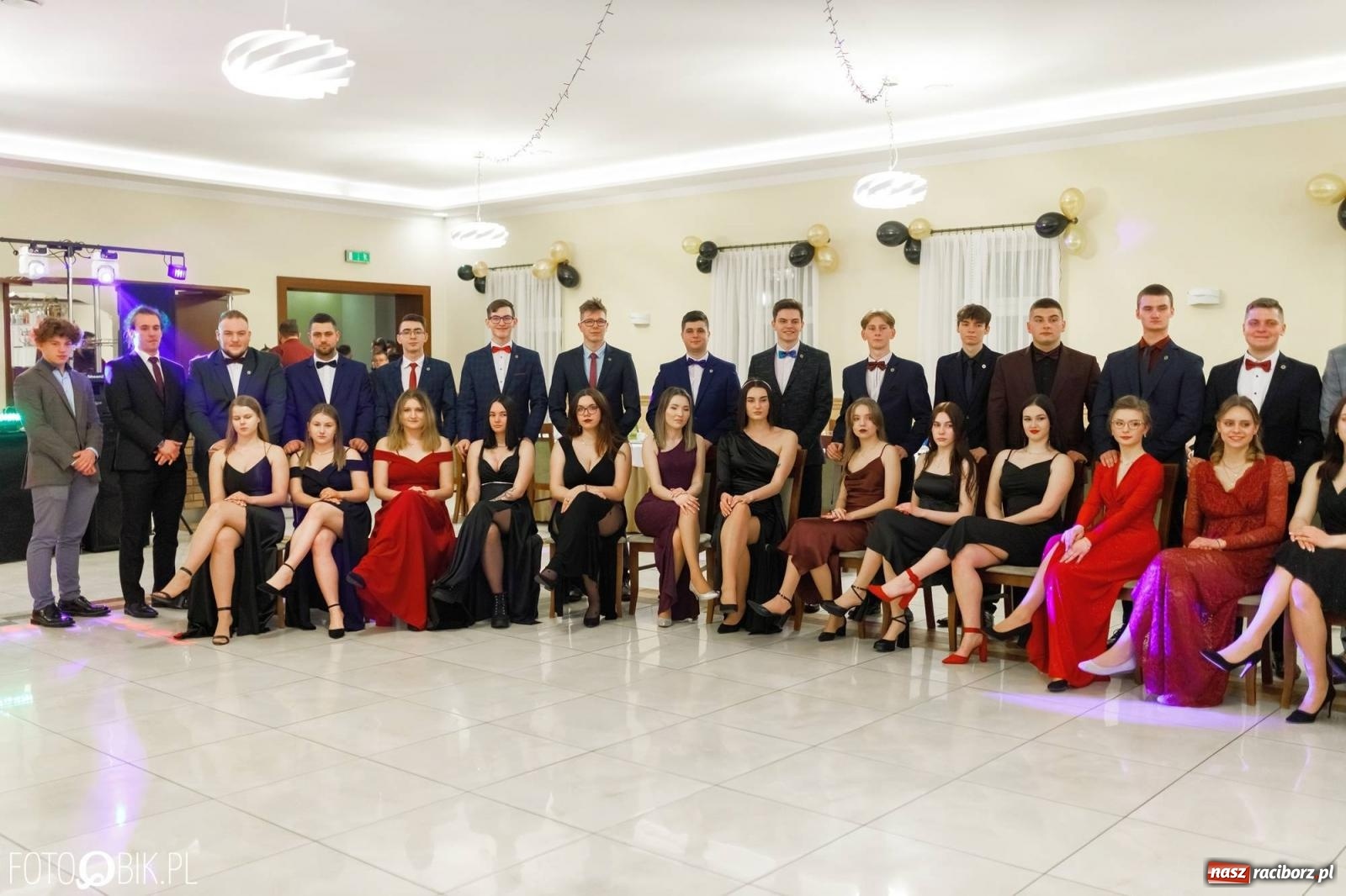 Zdjęcie w galerii na portalu naszraciborz.pl: Bal studniówkowy raciborskiego Mechanika [FOTO i WIDEO] wiadomości z regionu
