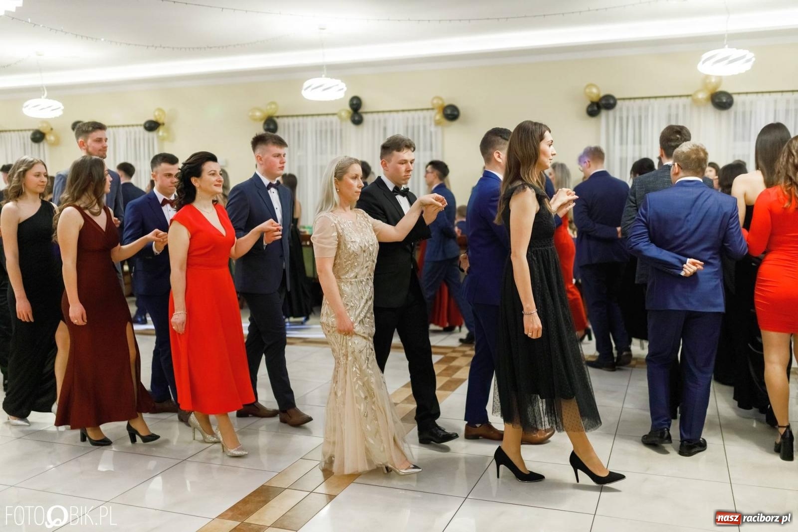 Zdjęcie w galerii na portalu naszraciborz.pl: Bal studniówkowy raciborskiego Mechanika [FOTO i WIDEO] wiadomości z regionu