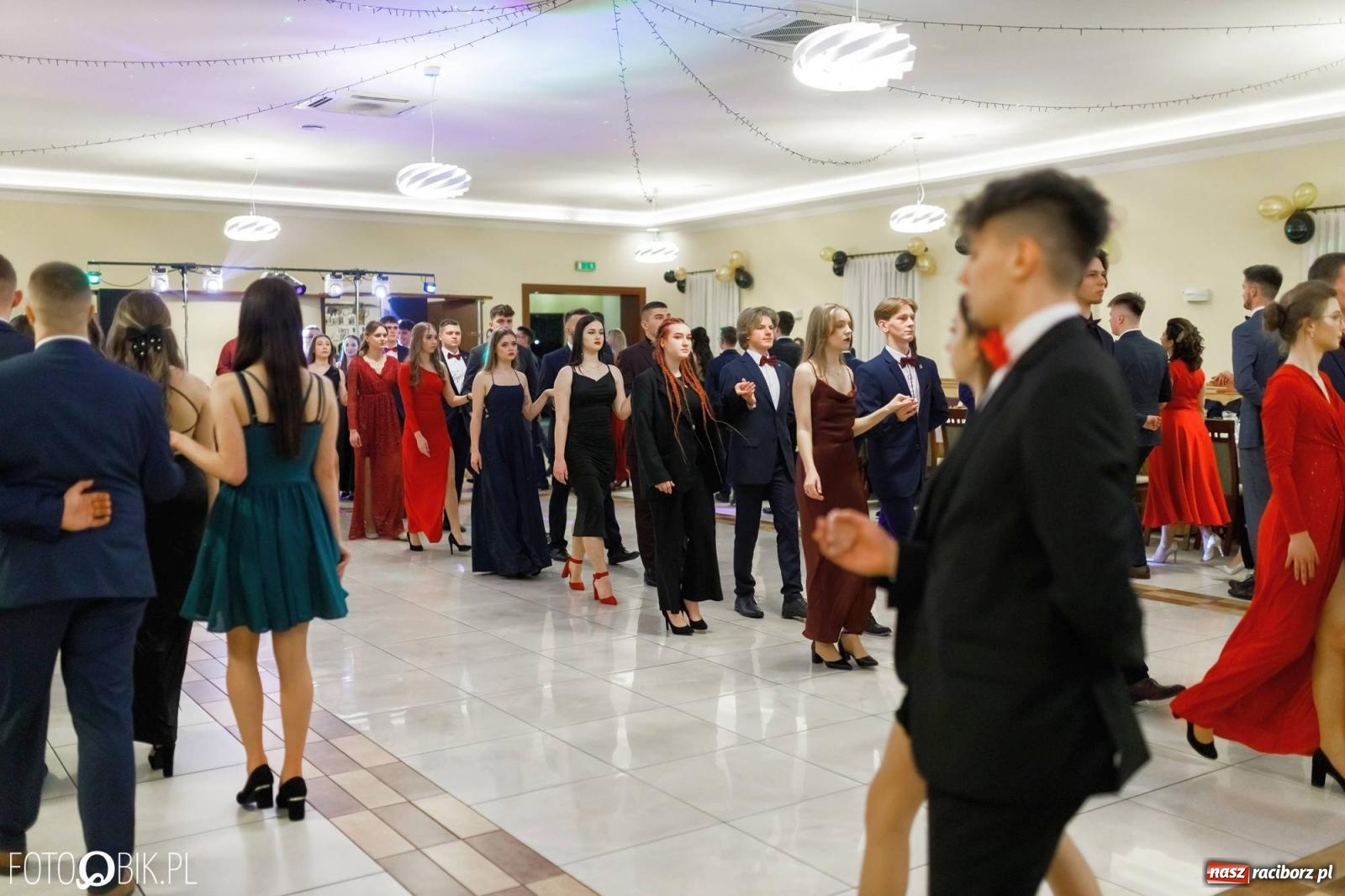 Zdjęcie w galerii na portalu naszraciborz.pl: Bal studniówkowy raciborskiego Mechanika [FOTO i WIDEO] wiadomości z regionu