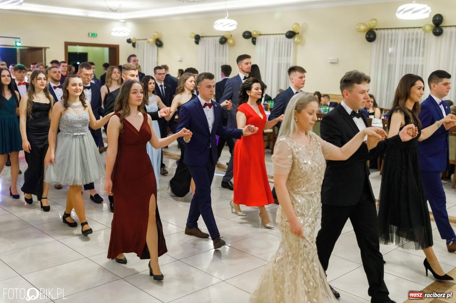 Zdjęcie w galerii na portalu naszraciborz.pl: Bal studniówkowy raciborskiego Mechanika [FOTO i WIDEO] wiadomości z regionu