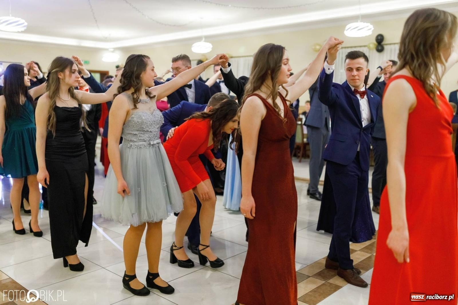Zdjęcie w galerii na portalu naszraciborz.pl: Bal studniówkowy raciborskiego Mechanika [FOTO i WIDEO] wiadomości z regionu