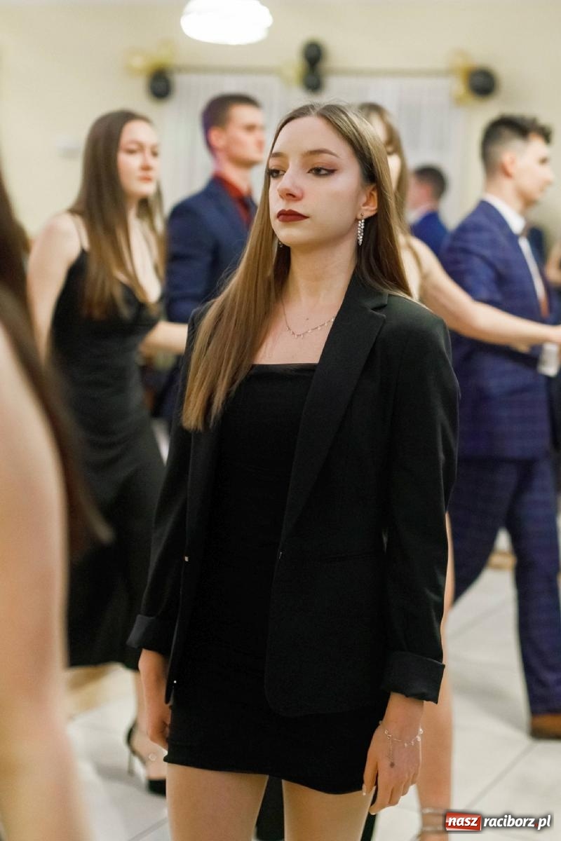 Zdjęcie w galerii na portalu naszraciborz.pl: Bal studniówkowy raciborskiego Mechanika [FOTO i WIDEO] wiadomości z regionu