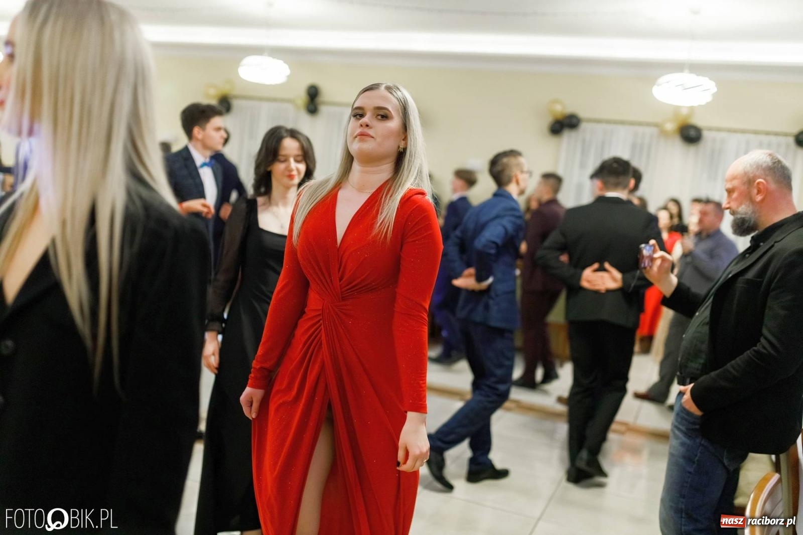 Zdjęcie w galerii na portalu naszraciborz.pl: Bal studniówkowy raciborskiego Mechanika [FOTO i WIDEO] wiadomości z regionu