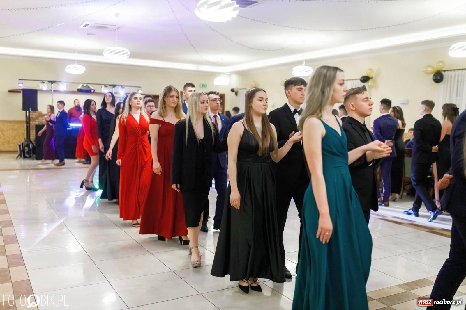 Zdjęcie w galerii na portalu naszraciborz.pl: Bal studniówkowy raciborskiego Mechanika [FOTO i WIDEO] wiadomości z regionu