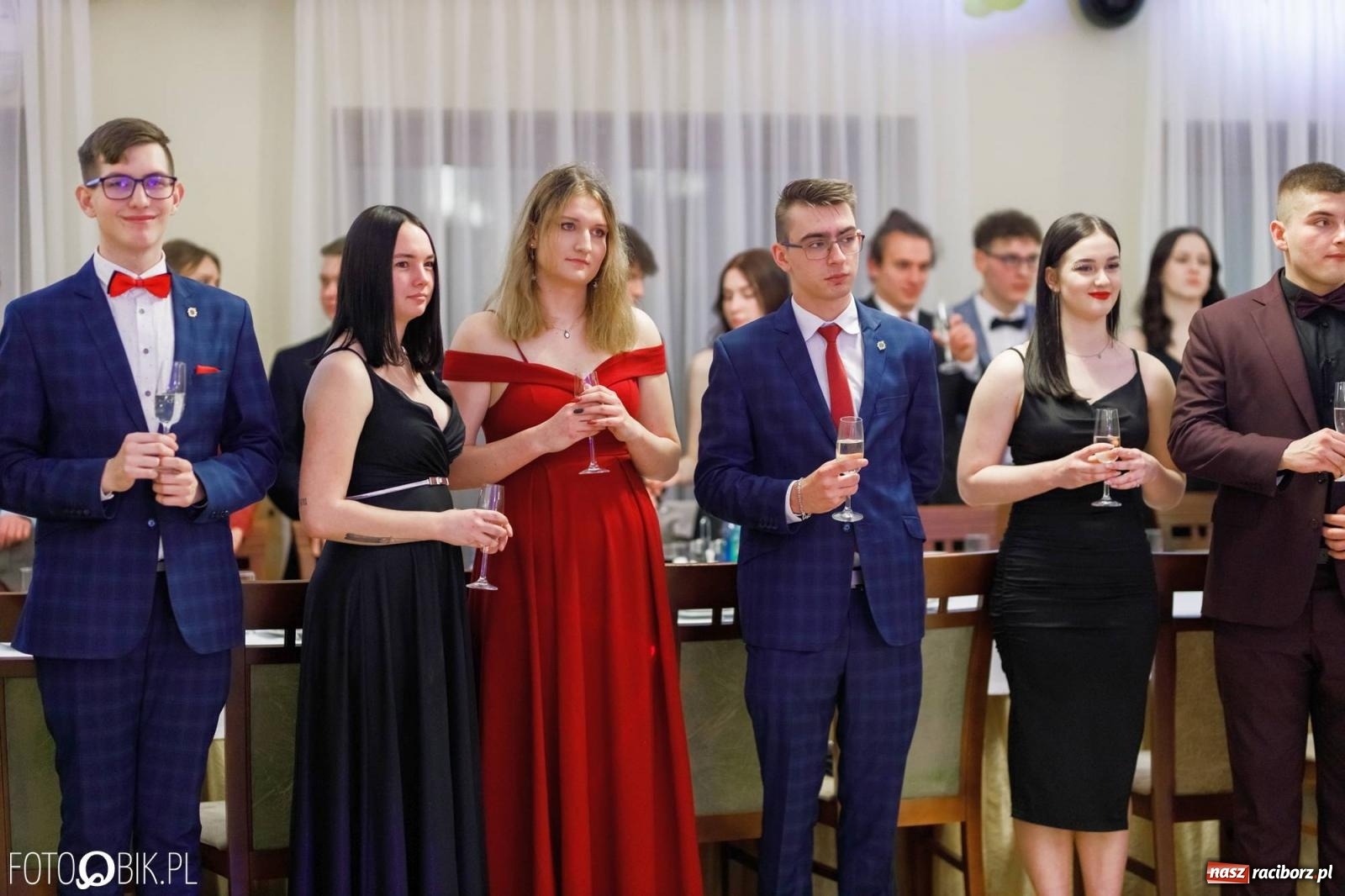 Zdjęcie w galerii na portalu naszraciborz.pl: Bal studniówkowy raciborskiego Mechanika [FOTO i WIDEO] wiadomości z regionu