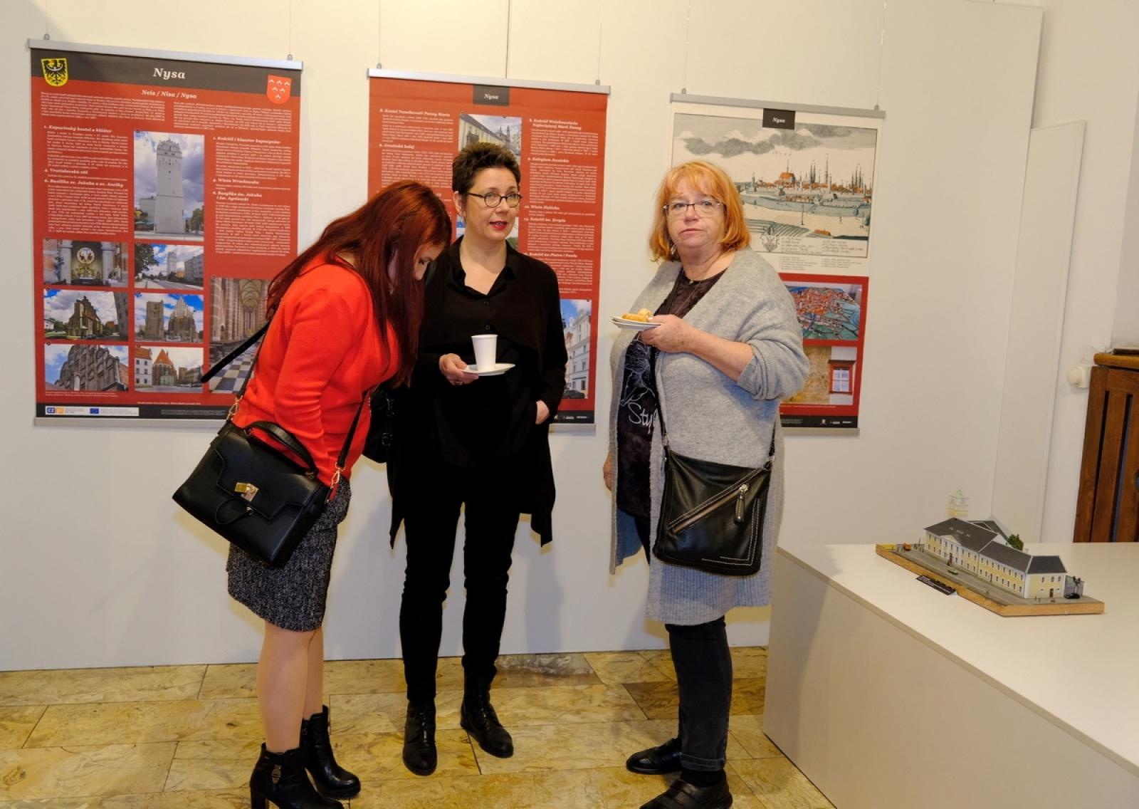 Zdjęcie w galerii na portalu naszraciborz.pl: Śląskie miasta wczoraj i dziś - nowa wystawa w Muzeum wiadomości z regionu