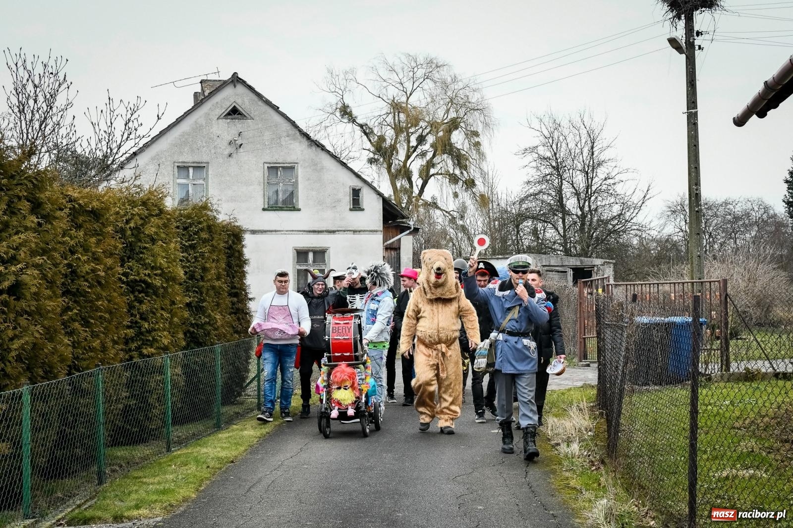 Zdjęcie w galerii na portalu naszraciborz.pl: W parafii Sławików od rana żegnają karnawał [FOTO i WIDEO] wiadomości z regionu