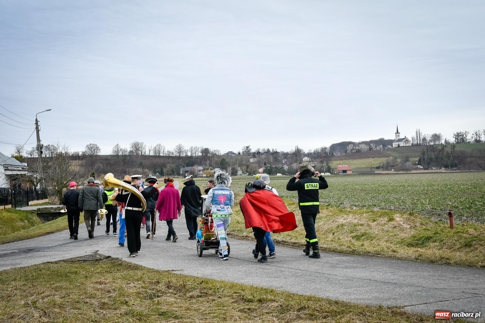 Zdjęcie w galerii na portalu naszraciborz.pl: W parafii Sławików od rana żegnają karnawał [FOTO i WIDEO] wiadomości z regionu