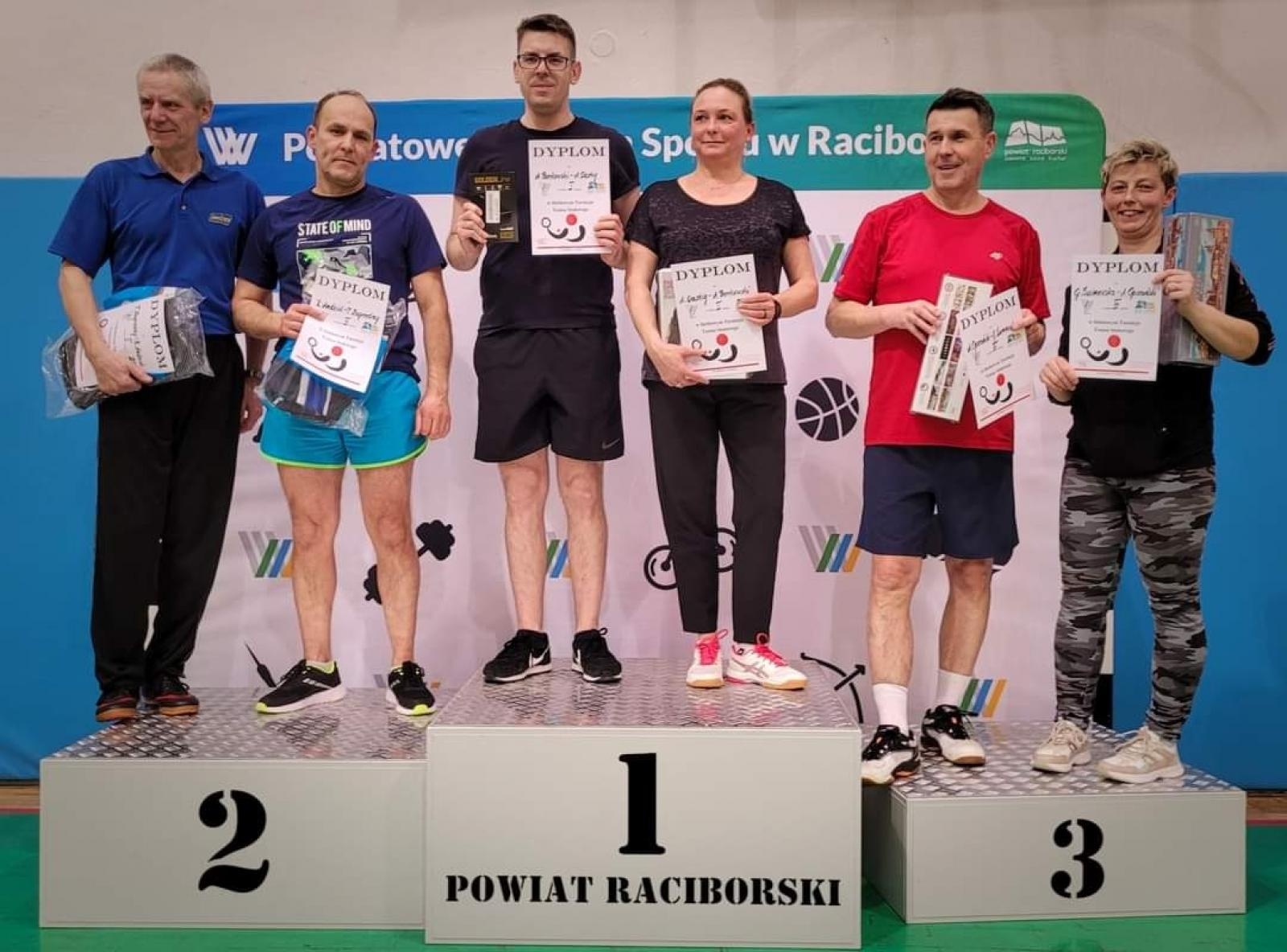 Zdjęcie w galerii na portalu naszraciborz.pl: Walentynkowy ping-pong w PCS wiadomości z regionu