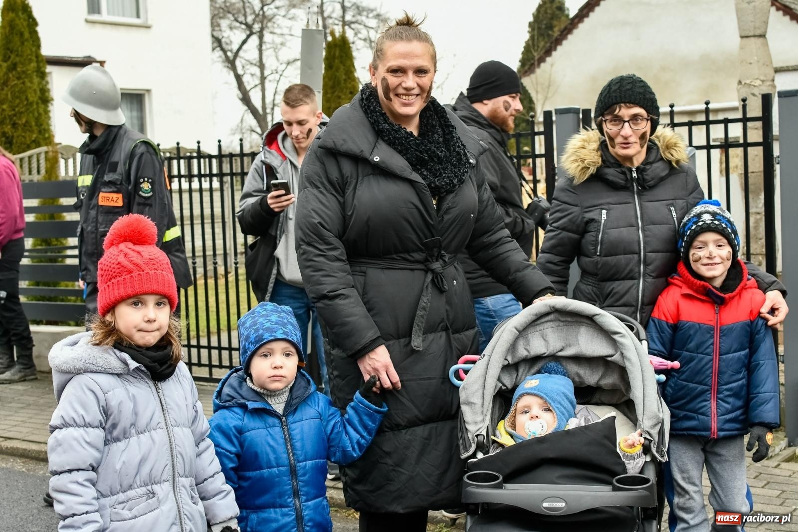 Zdjęcie w galerii na portalu naszraciborz.pl: W Samborowicach tradycja nie ginie. TANZBÄR na ostatki [FOTO i WIDEO] wiadomości z regionu