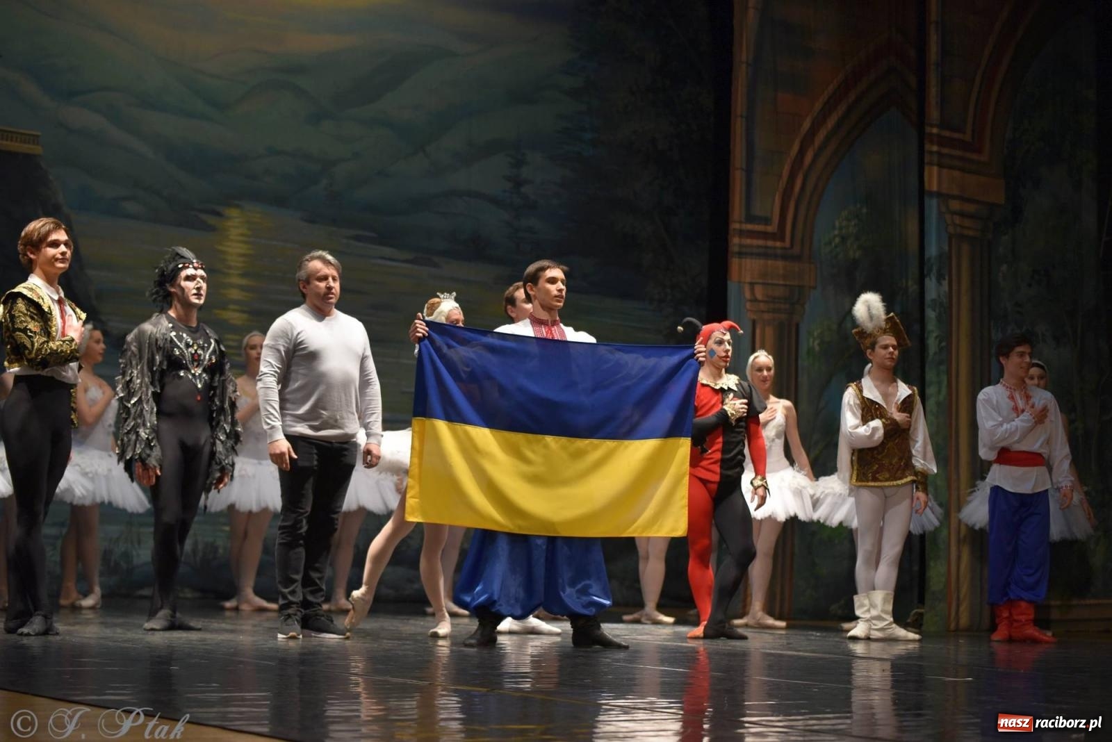 Zdjęcie w galerii na portalu naszraciborz.pl: Royal Ukrainian Ballet z Charkowa wystawił w Raciborzu Jezioro Łabędzie [FOTO i WIDEO] wiadomości z regionu