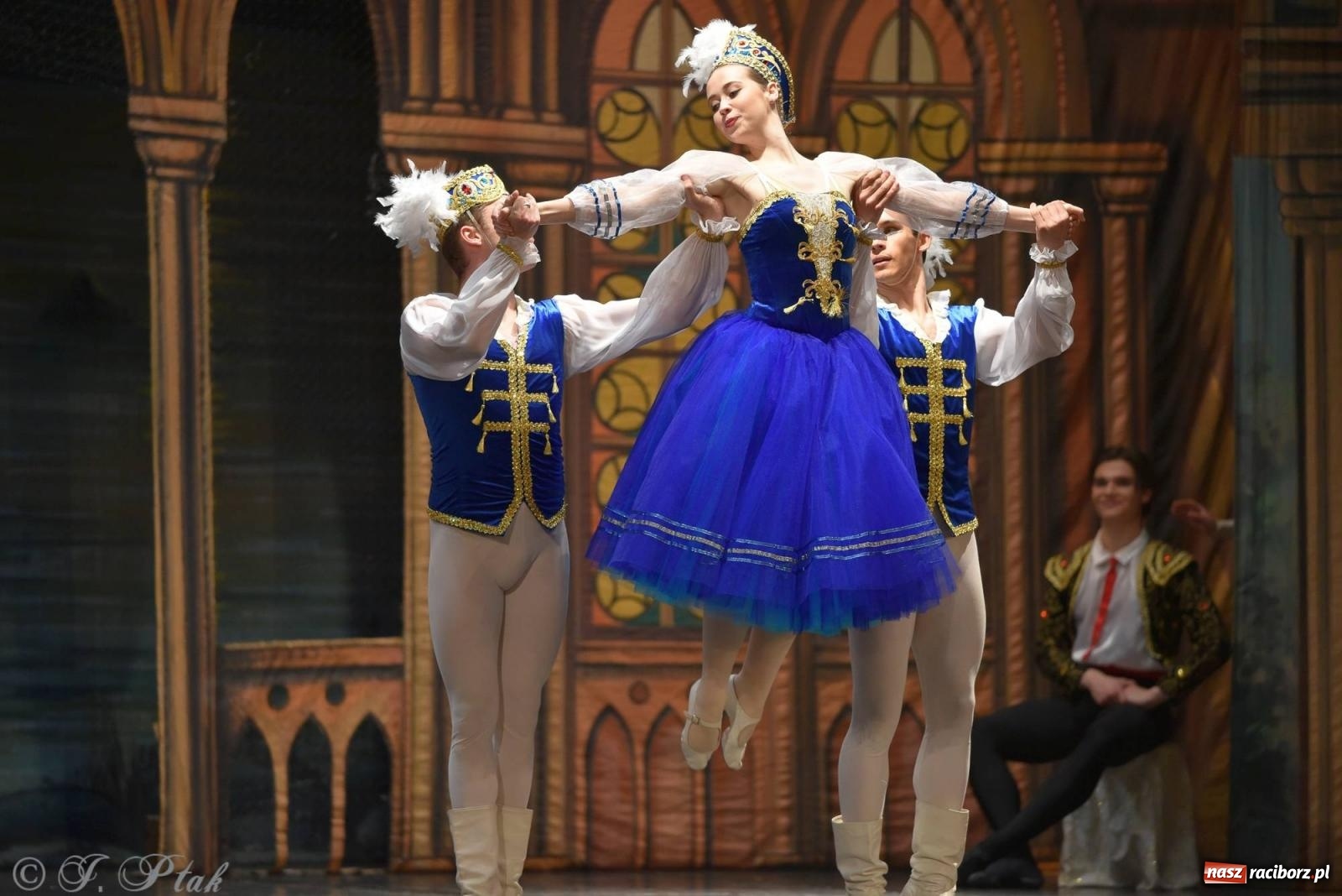 Zdjęcie w galerii na portalu naszraciborz.pl: Royal Ukrainian Ballet z Charkowa wystawił w Raciborzu Jezioro Łabędzie [FOTO i WIDEO] wiadomości z regionu