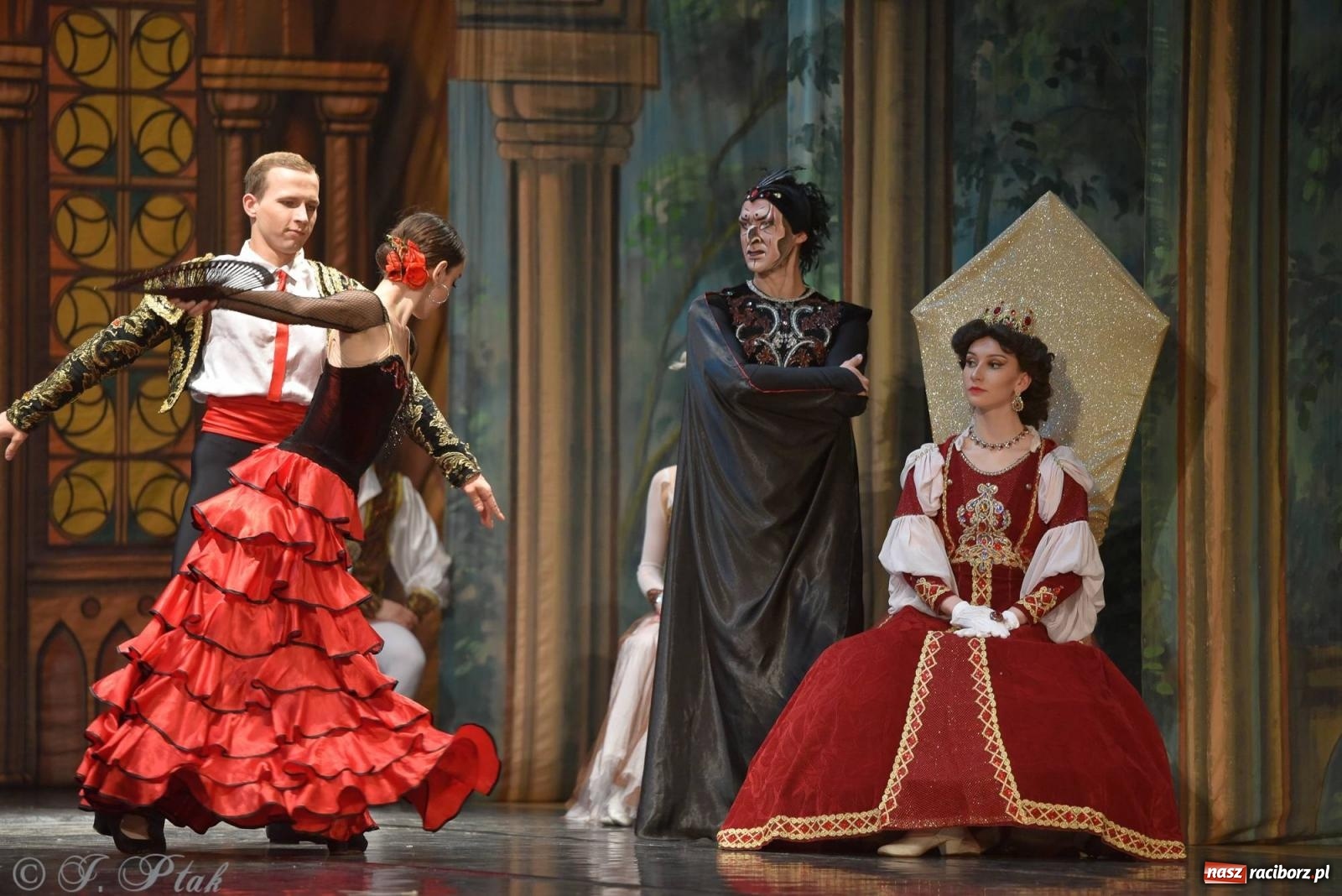 Zdjęcie w galerii na portalu naszraciborz.pl: Royal Ukrainian Ballet z Charkowa wystawił w Raciborzu Jezioro Łabędzie [FOTO i WIDEO] wiadomości z regionu