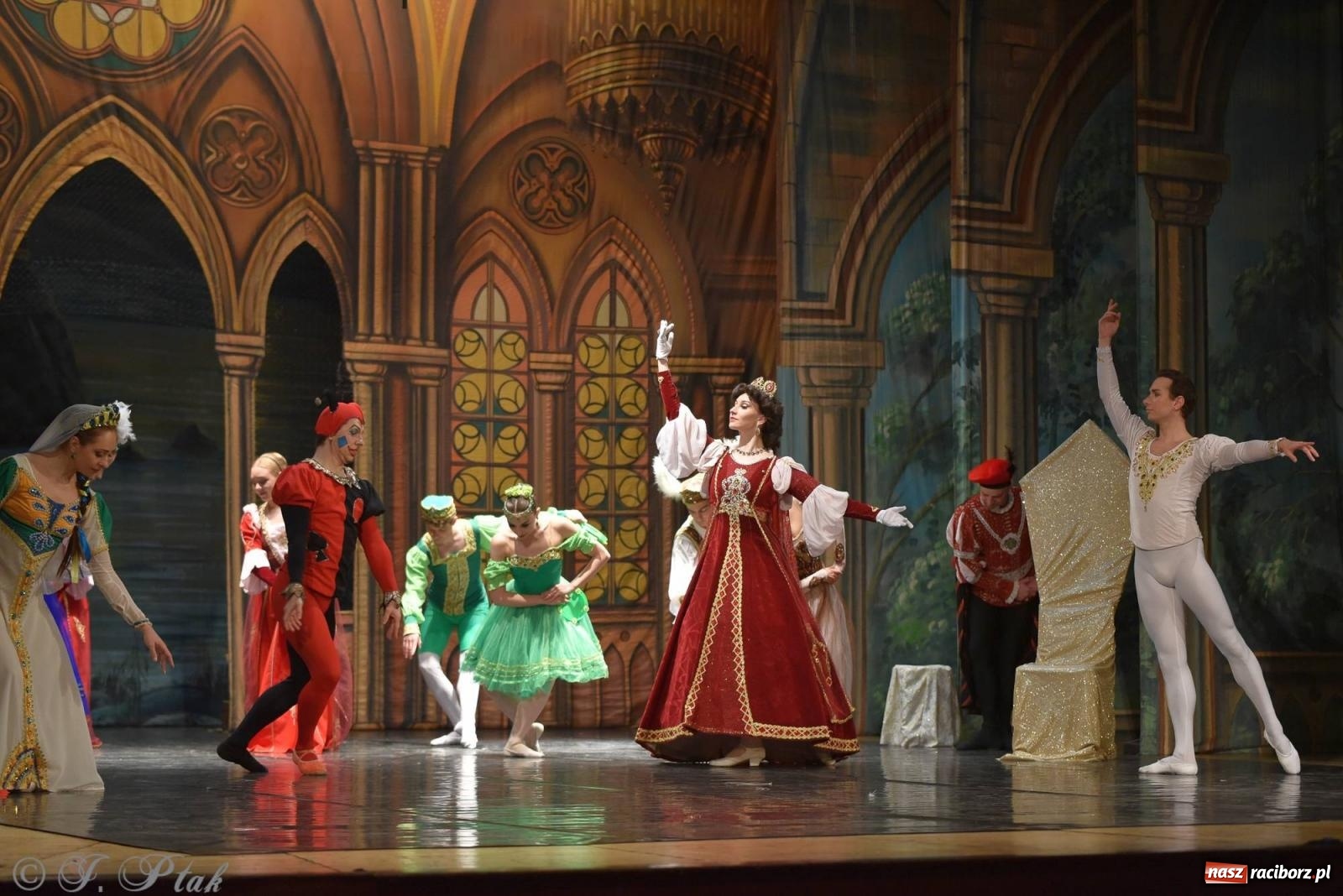Zdjęcie w galerii na portalu naszraciborz.pl: Royal Ukrainian Ballet z Charkowa wystawił w Raciborzu Jezioro Łabędzie [FOTO i WIDEO] wiadomości z regionu