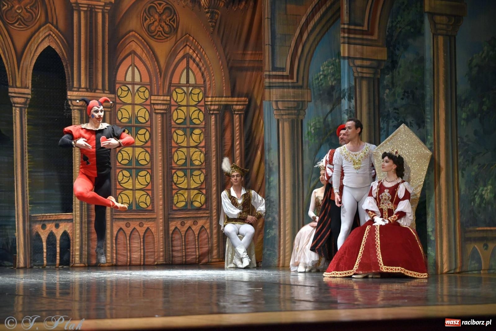 Zdjęcie w galerii na portalu naszraciborz.pl: Royal Ukrainian Ballet z Charkowa wystawił w Raciborzu Jezioro Łabędzie [FOTO i WIDEO] wiadomości z regionu