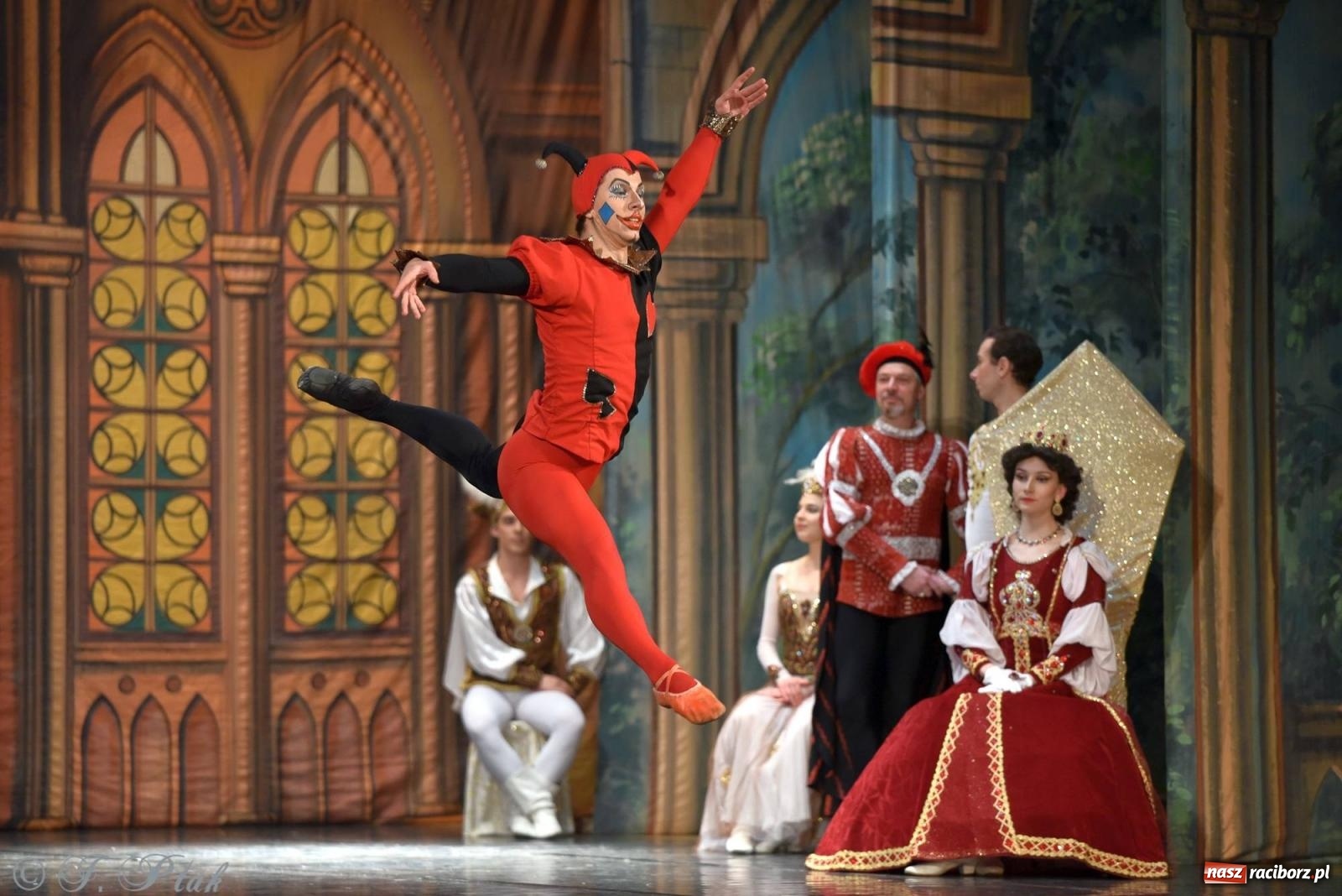 Zdjęcie w galerii na portalu naszraciborz.pl: Royal Ukrainian Ballet z Charkowa wystawił w Raciborzu Jezioro Łabędzie [FOTO i WIDEO] wiadomości z regionu