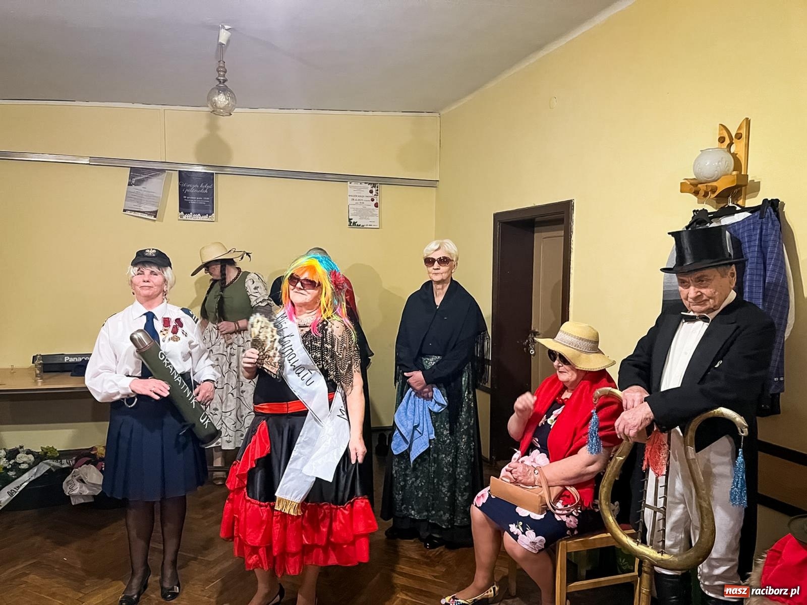 Zdjęcie w galerii na portalu naszraciborz.pl: W Krzanowicach odbył się pogrzeb basa. To już koniec karnawału [FOTO i WIDEO] wiadomości z regionu