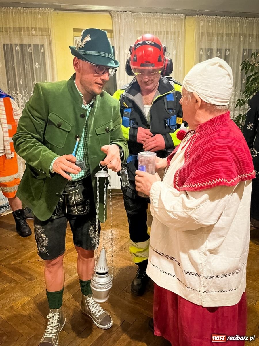 Zdjęcie w galerii na portalu naszraciborz.pl: W Krzanowicach odbył się pogrzeb basa. To już koniec karnawału [FOTO i WIDEO] wiadomości z regionu
