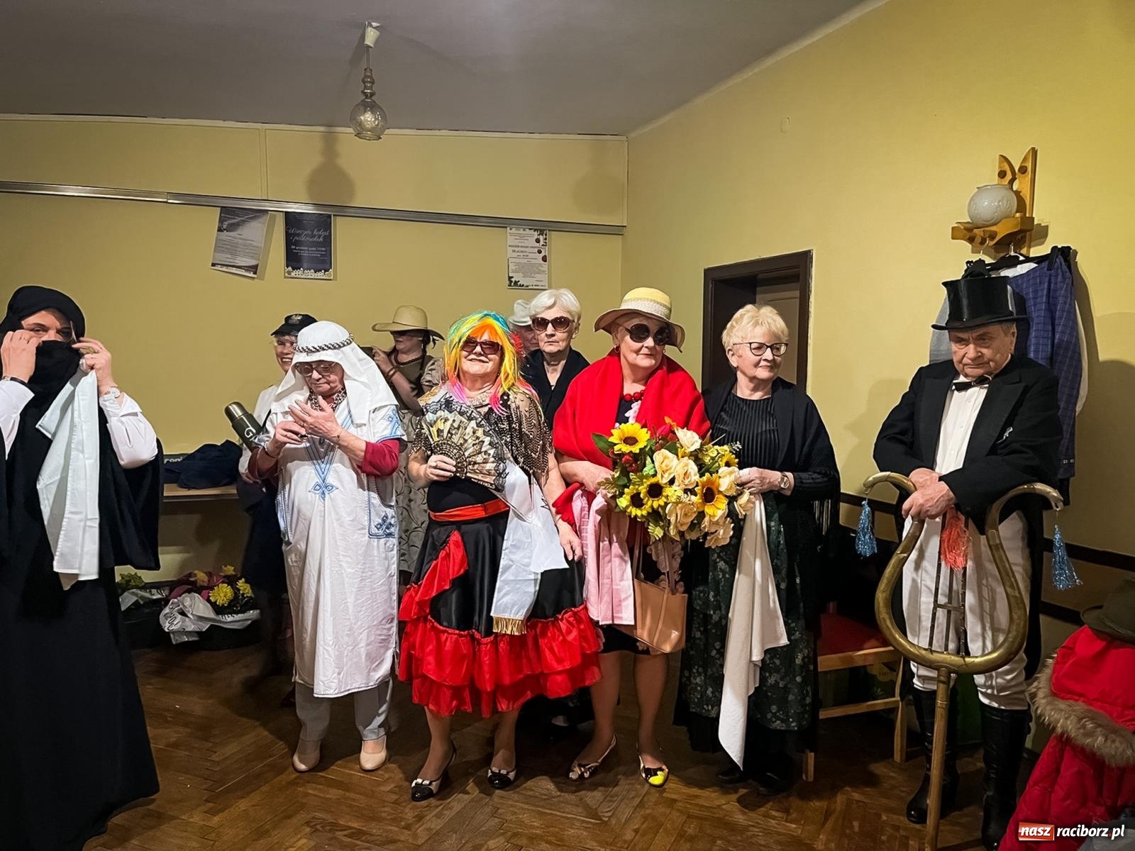 Zdjęcie w galerii na portalu naszraciborz.pl: W Krzanowicach odbył się pogrzeb basa. To już koniec karnawału [FOTO i WIDEO] wiadomości z regionu
