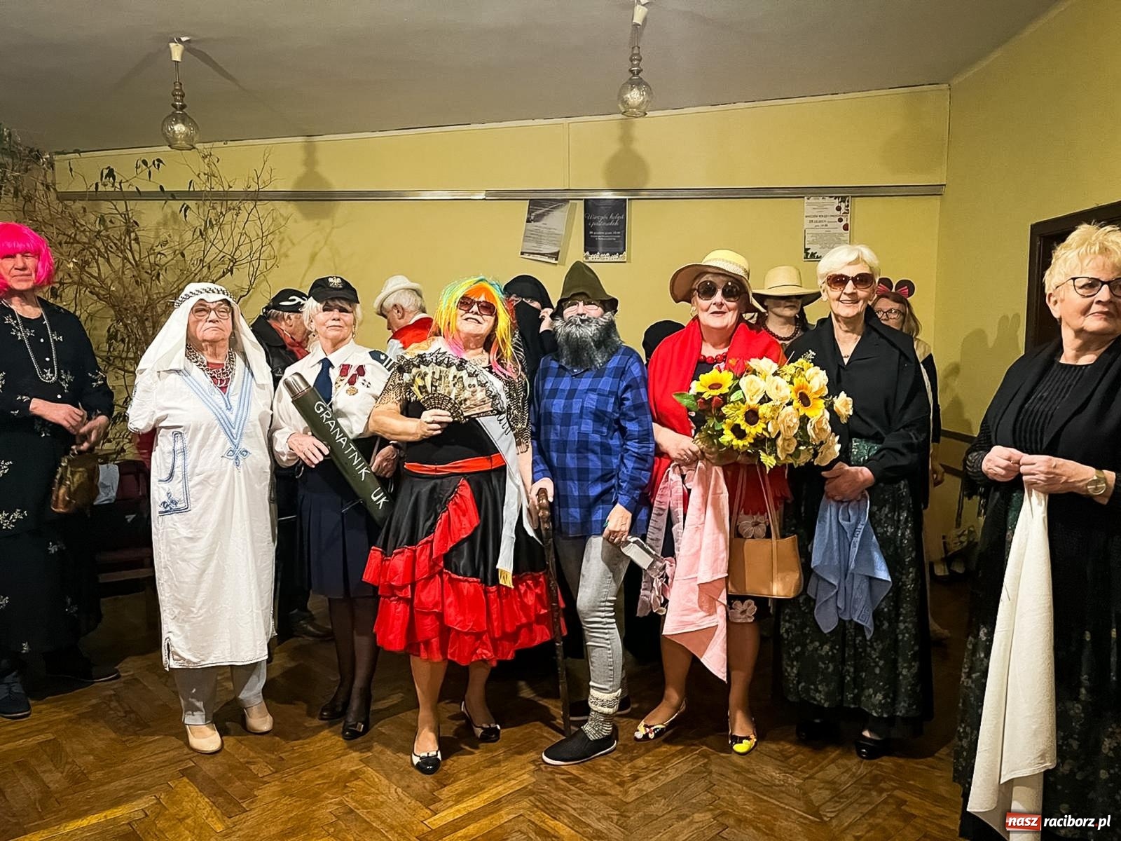 Zdjęcie w galerii na portalu naszraciborz.pl: W Krzanowicach odbył się pogrzeb basa. To już koniec karnawału [FOTO i WIDEO] wiadomości z regionu