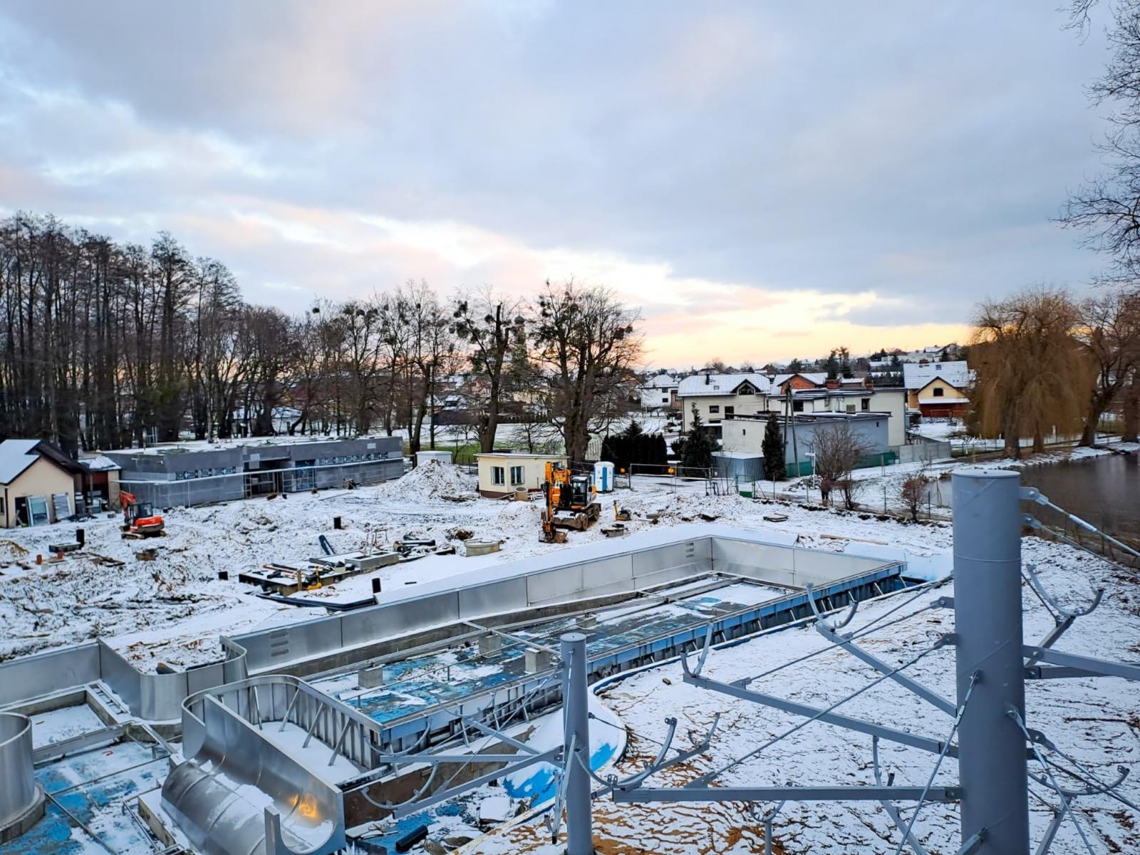 Zdjęcie w galerii na portalu naszraciborz.pl: Palmy w Tworkowie. Budowa nowoczesnego kąpieliska pod Raciborzem na ostatniej prostej [FOTO] wiadomości z regionu