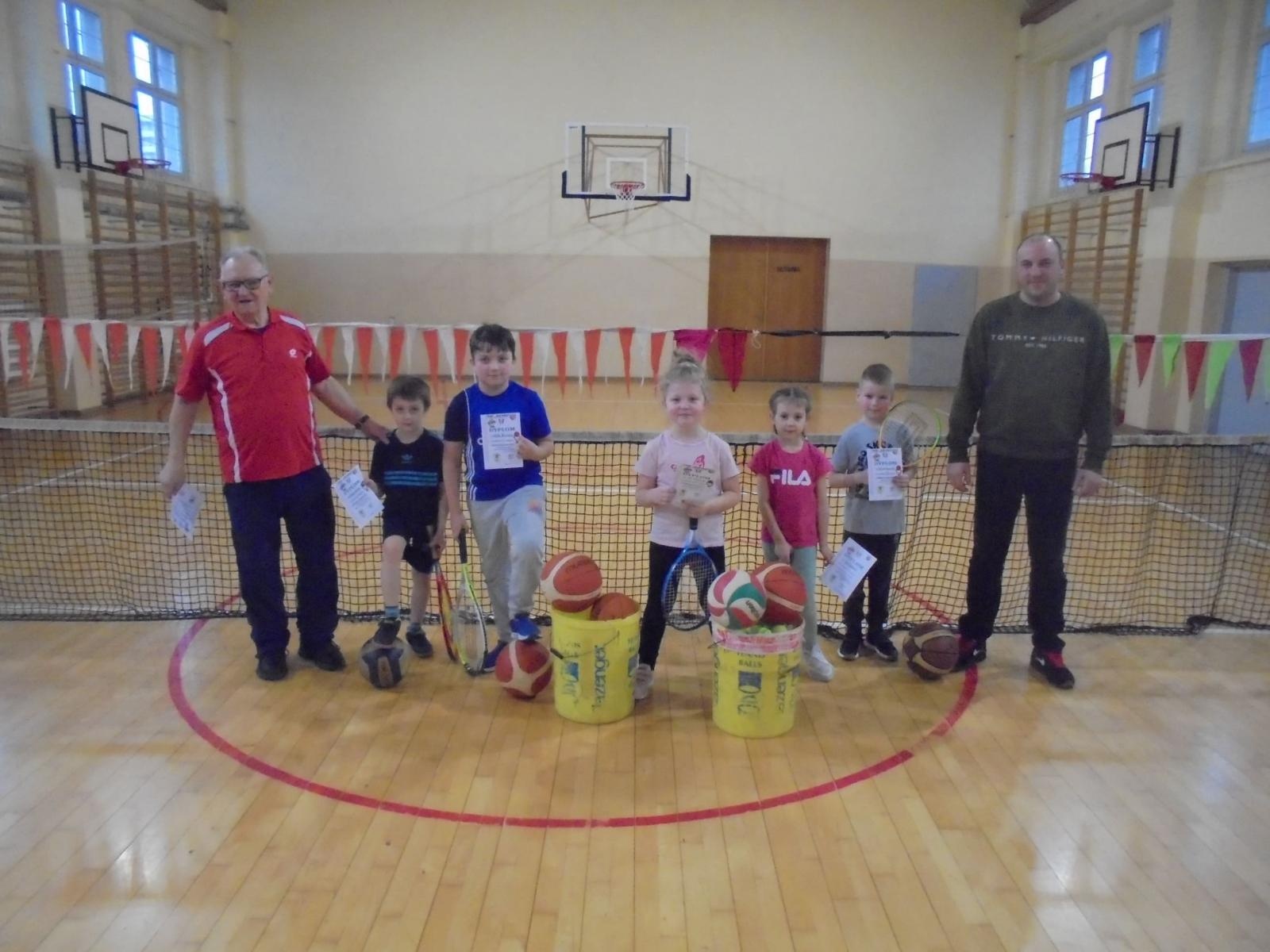 Zdjęcie w galerii na portalu naszraciborz.pl: Sportowy konkurs w rzutach osobistych wiadomości z regionu