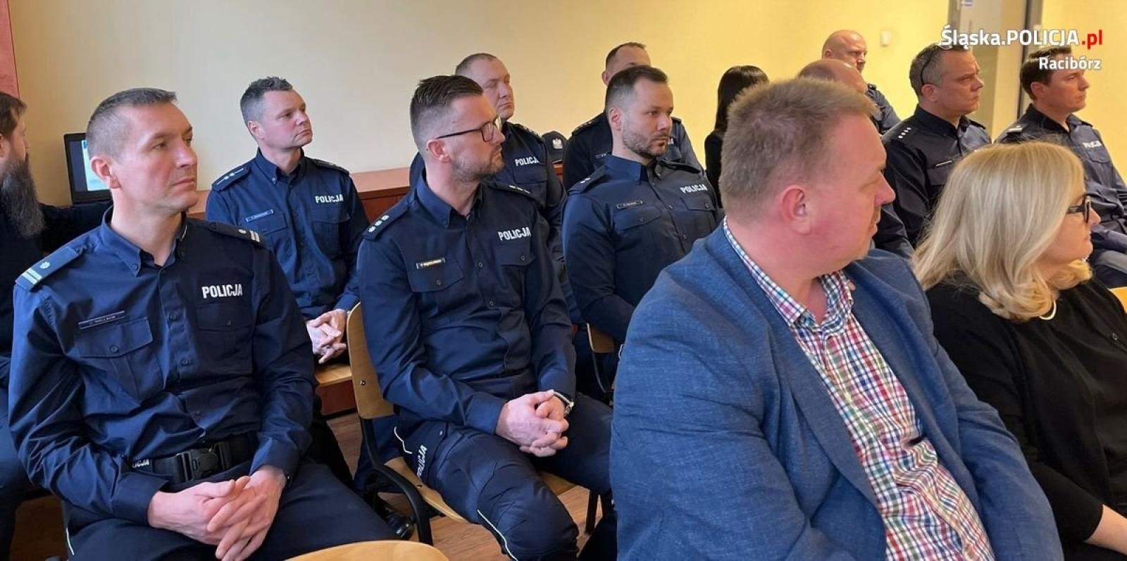 Zdjęcie w galerii na portalu naszraciborz.pl: Odprawa roczna w raciborskiej komendzie policji wiadomości z regionu