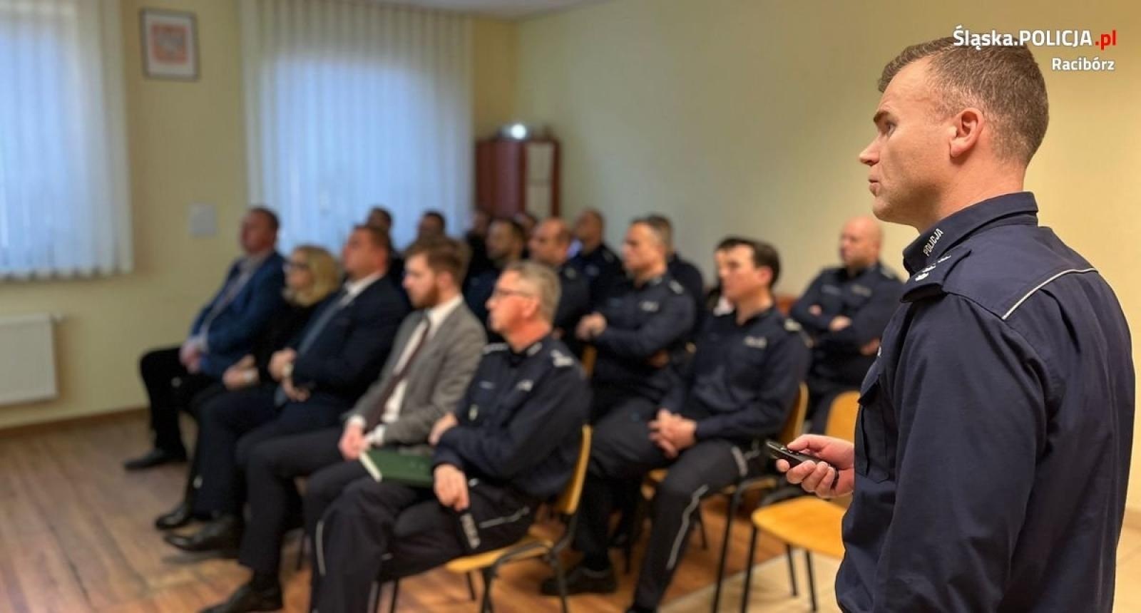 Zdjęcie w galerii na portalu naszraciborz.pl: Odprawa roczna w raciborskiej komendzie policji wiadomości z regionu