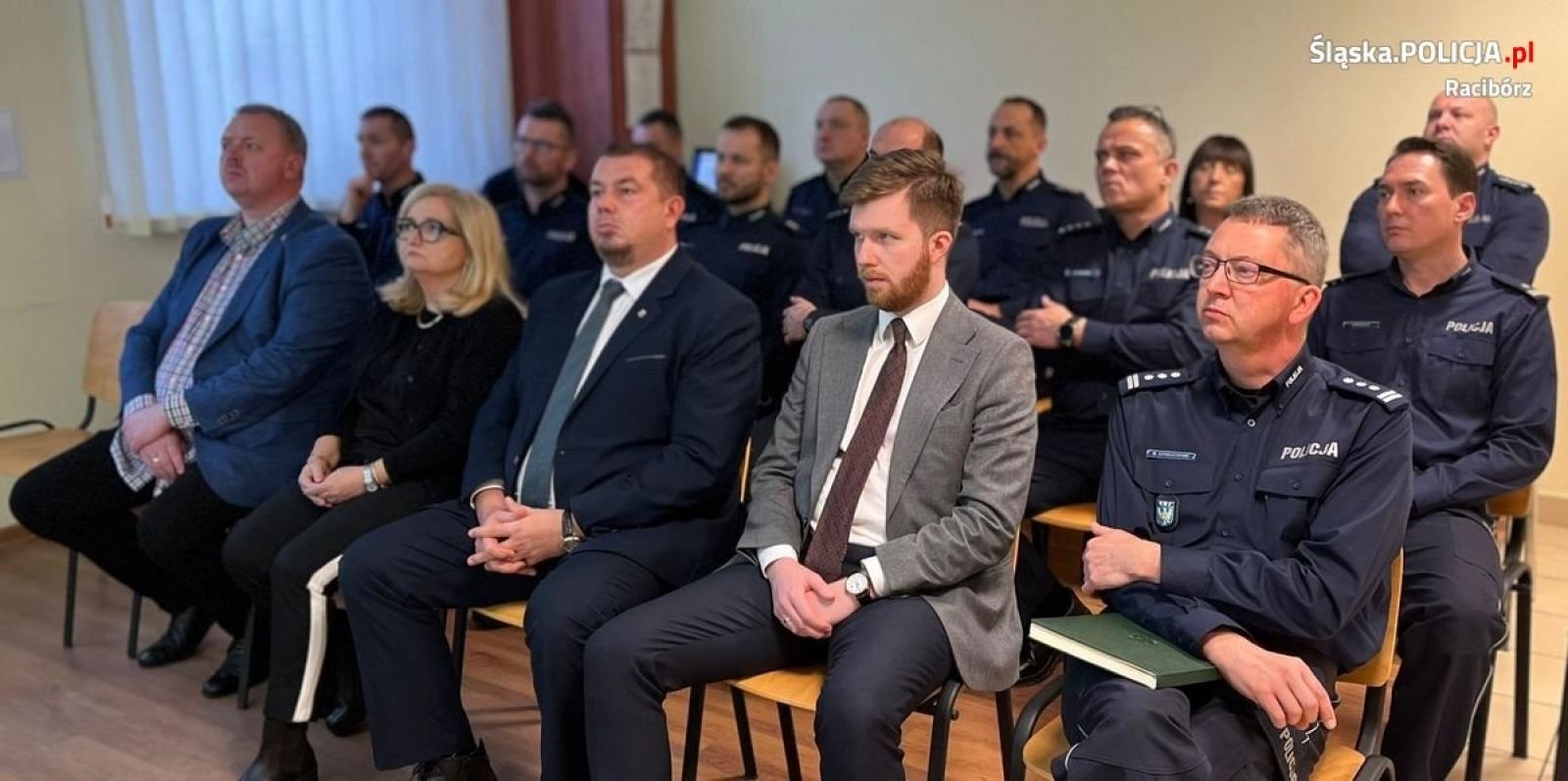 Zdjęcie w galerii na portalu naszraciborz.pl: Odprawa roczna w raciborskiej komendzie policji wiadomości z regionu