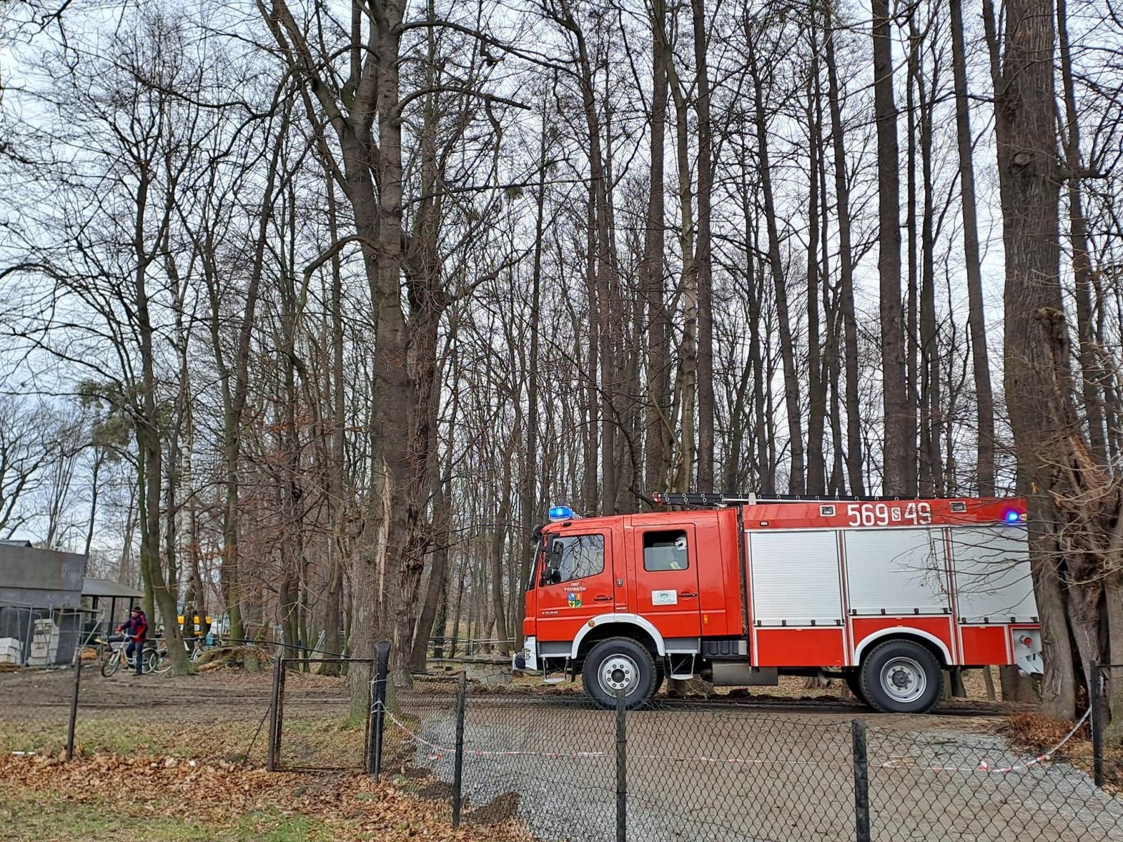 Zdjęcie w galerii na portalu naszraciborz.pl: Raport 998. W Tworkowie przy basenie ujawniono niewybuch wiadomości z regionu