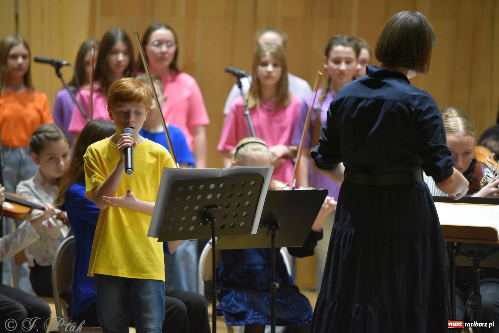 Zdjęcie w galerii na portalu naszraciborz.pl: Muzyka i licytacje. Koncert karnawałowy w raciborskiej PSM [FOTO i WIDEO] wiadomości z regionu
