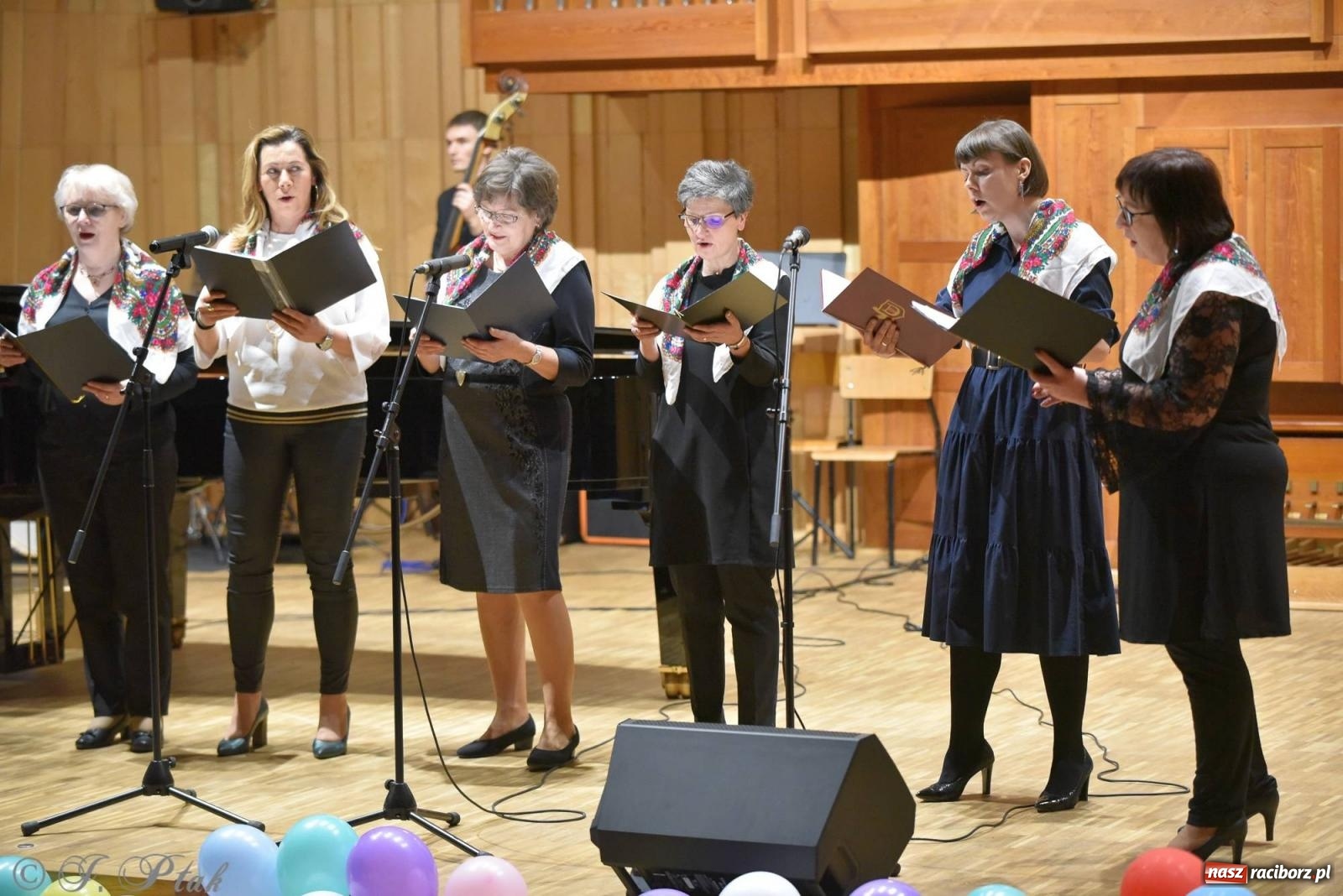 Zdjęcie w galerii na portalu naszraciborz.pl: Muzyka i licytacje. Koncert karnawałowy w raciborskiej PSM [FOTO i WIDEO] wiadomości z regionu