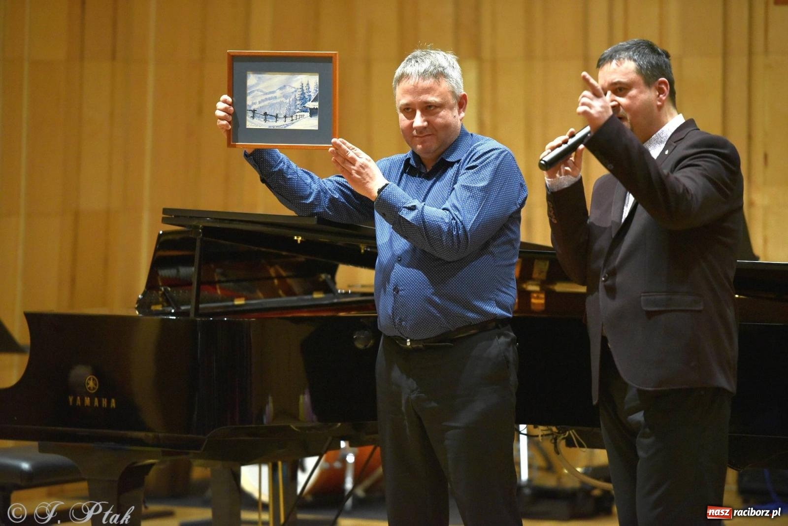 Zdjęcie w galerii na portalu naszraciborz.pl: Muzyka i licytacje. Koncert karnawałowy w raciborskiej PSM [FOTO i WIDEO] wiadomości z regionu