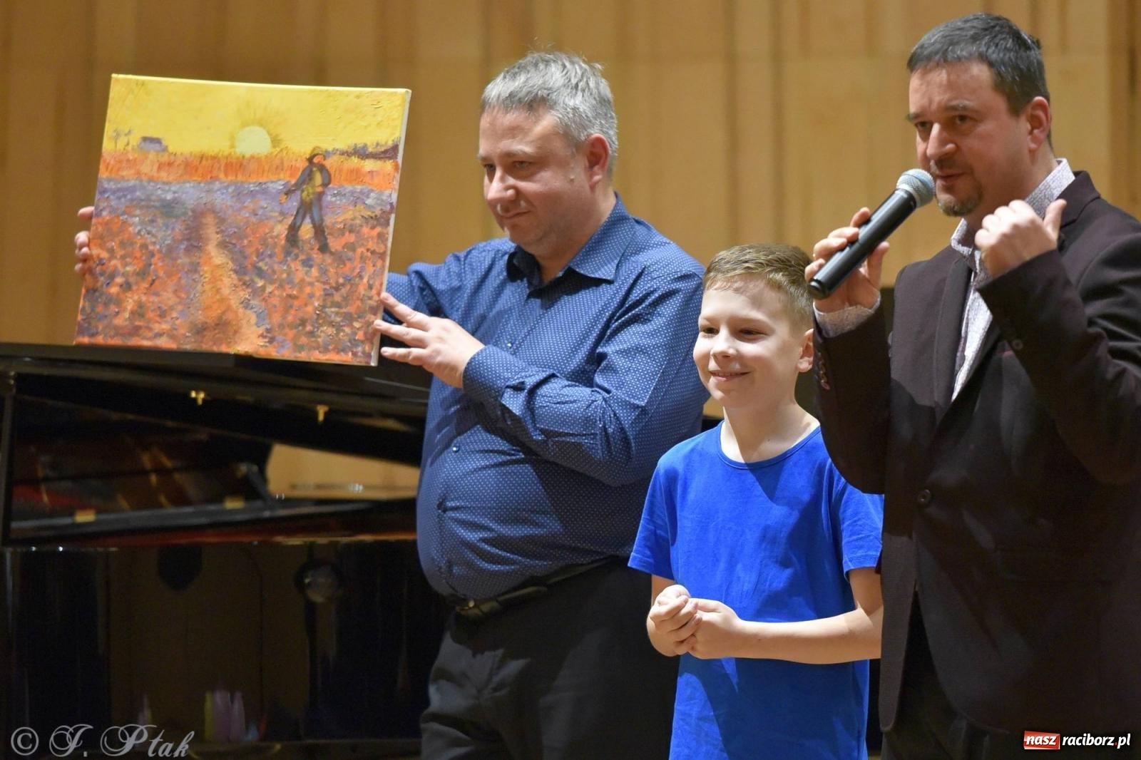 Zdjęcie w galerii na portalu naszraciborz.pl: Muzyka i licytacje. Koncert karnawałowy w raciborskiej PSM [FOTO i WIDEO] wiadomości z regionu